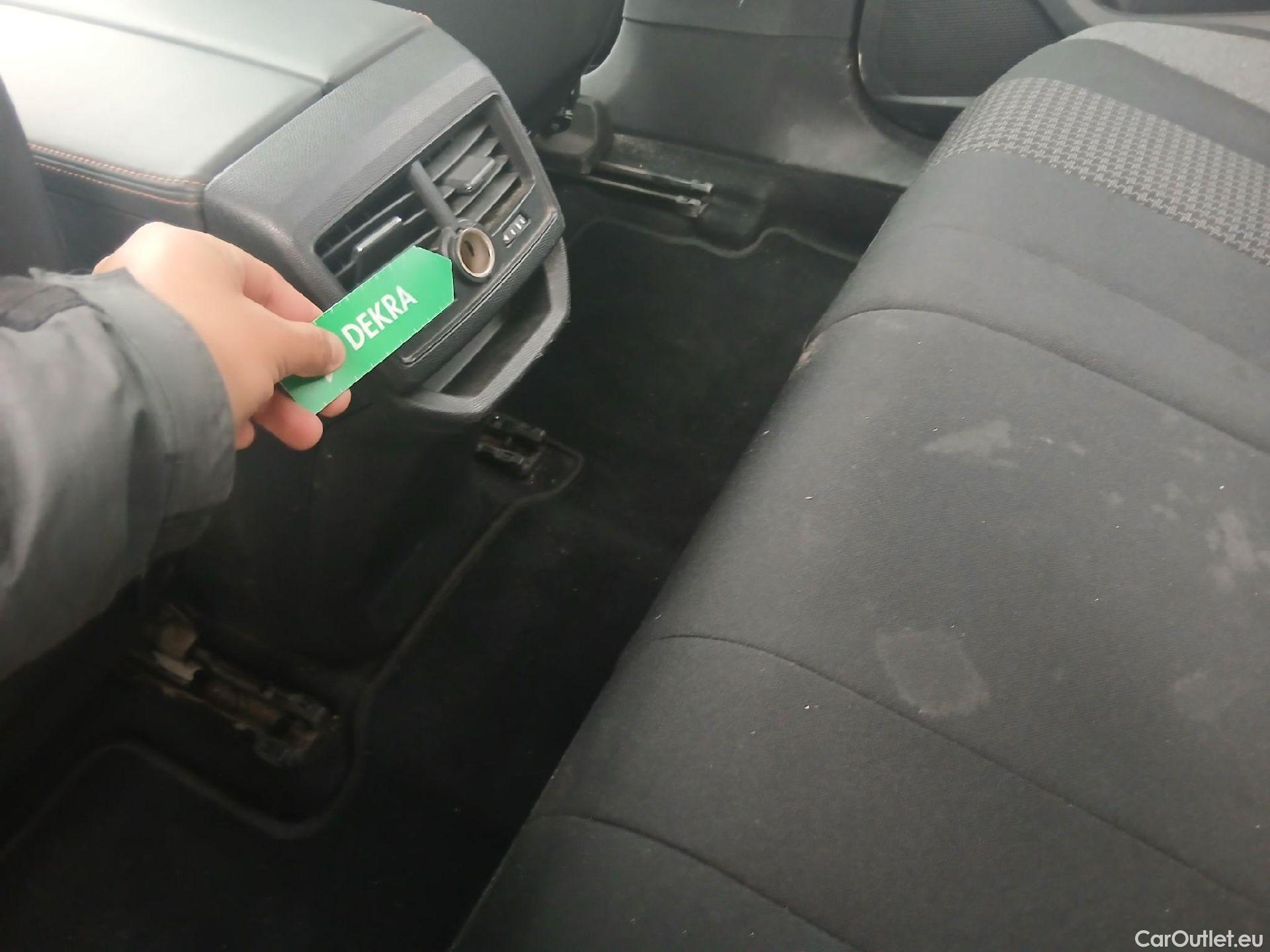  Peugeot  3008 PEUGEOT  / 2016 / 5P / todoterreno 1.5 BlueHDi 96kW (130CV) S&S Style #6