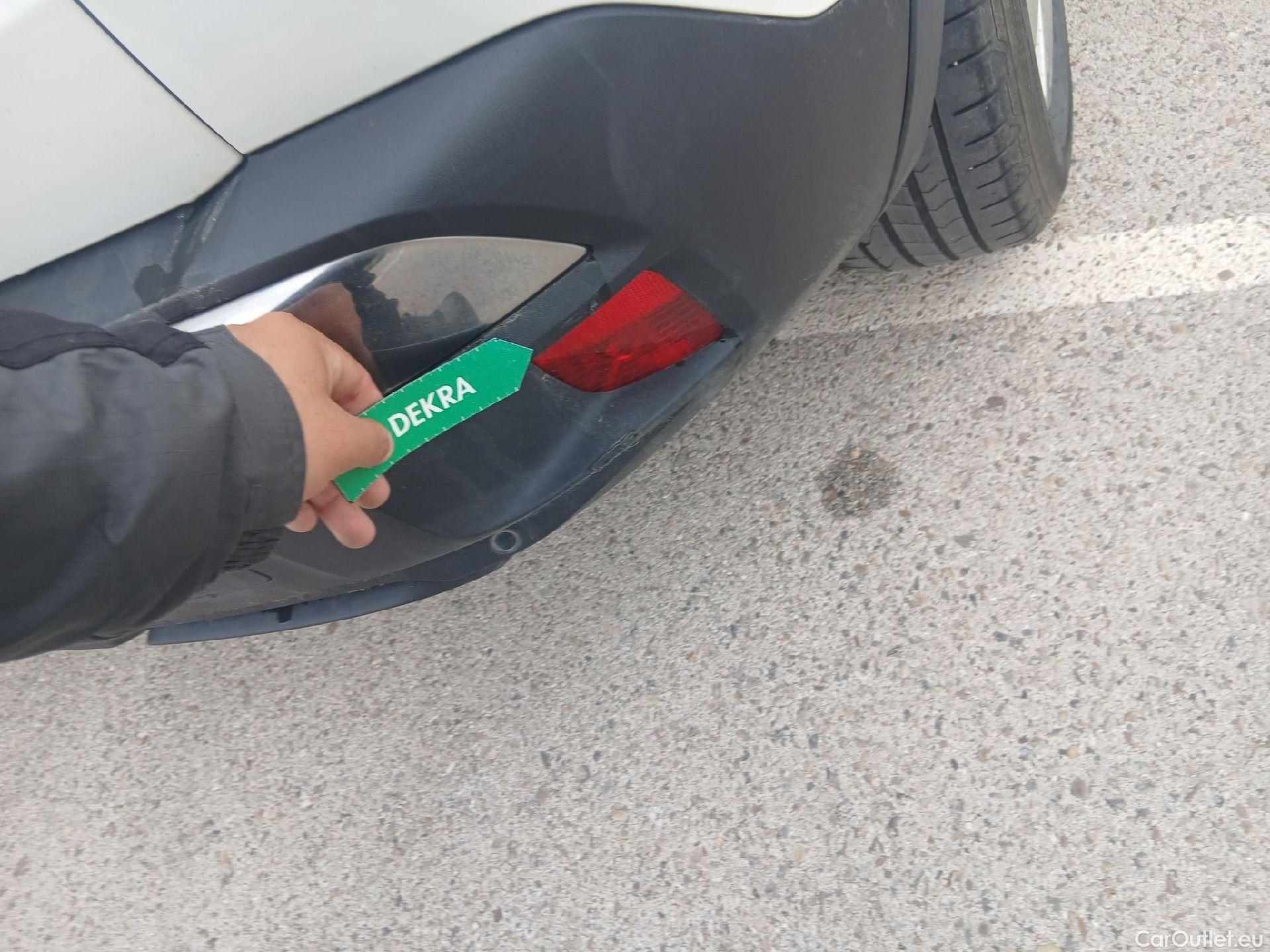  Peugeot  3008 PEUGEOT  / 2016 / 5P / todoterreno 1.5 BlueHDi 96kW (130CV) S&S Style #25