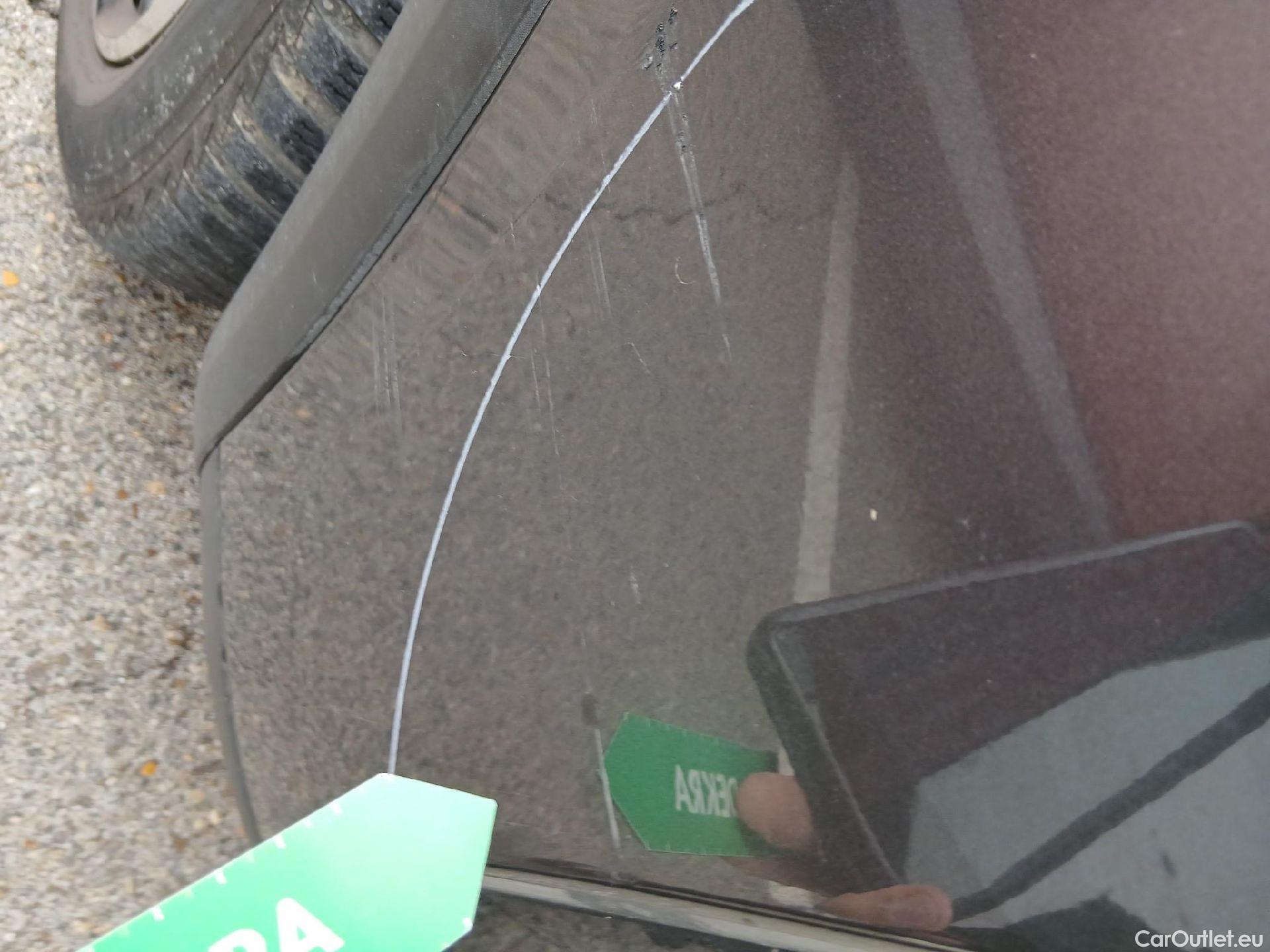  DS  DS7 DS DS 7 Crossback / 2017 / 5P / todoterreno BlueHDi DE 96kW (130CV) Auto. CHIC (AC) #13