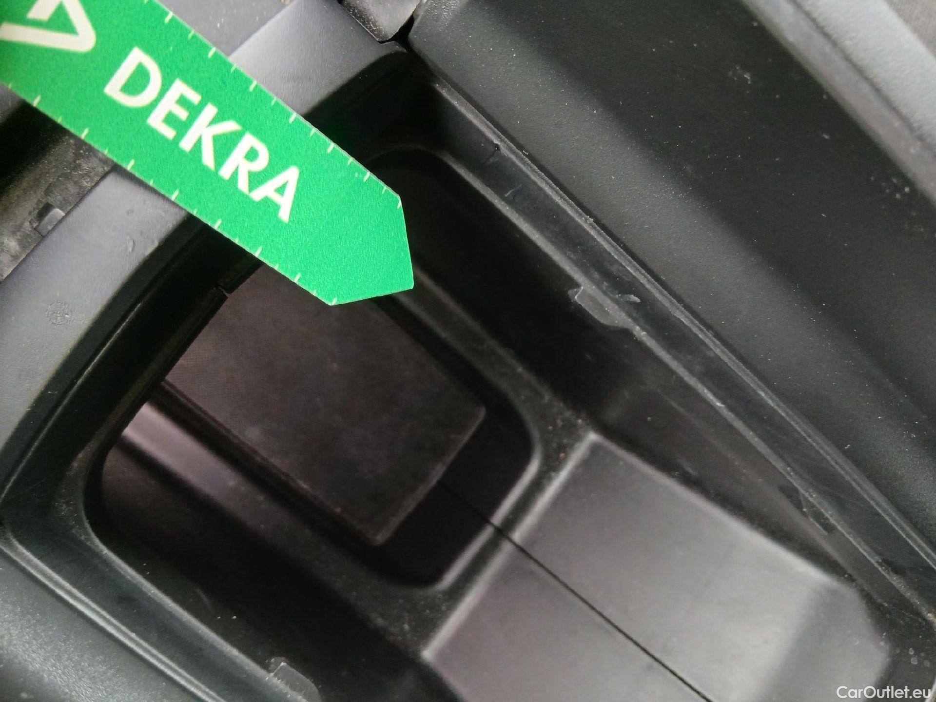  DS  DS7 DS DS 7 Crossback / 2017 / 5P / todoterreno BlueHDi DE 96kW (130CV) Auto. CHIC (AC) #2