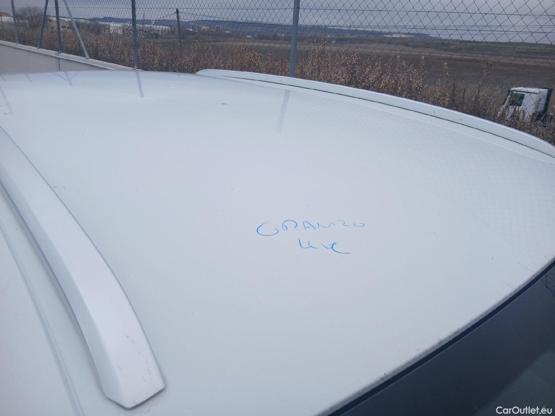  Peugeot  3008 PEUGEOT  / 2016 / 5P / todoterreno 1.5 BlueHDi 96kW (130CV) S&S Style #29