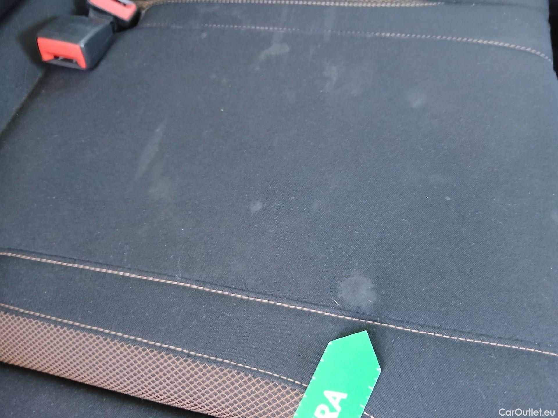  Skoda  Karoq SKODA  / 2017 / 5P / todoterreno 2.0 TDI 110kW (150CV) DSG 4X4 Scout #40