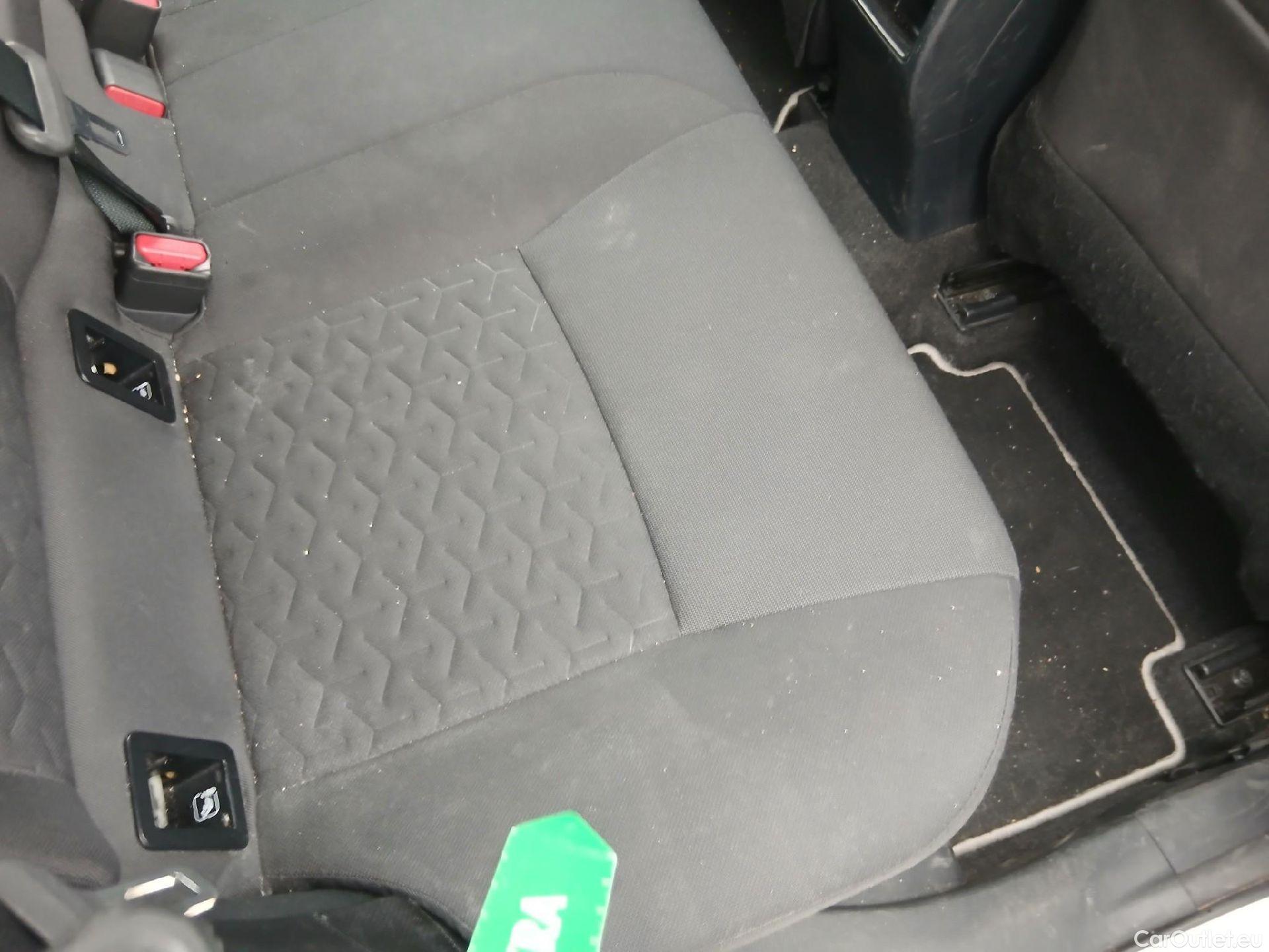  Toyota  Corolla TOYOTA  1.8 125H ACTIVE TECH E-CVT #41