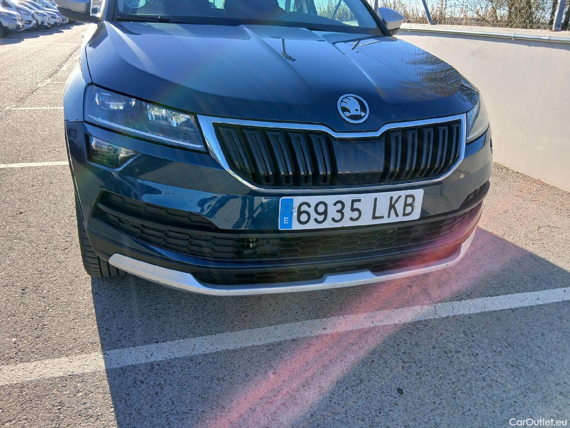  Skoda  Karoq SKODA  / 2017 / 5P / todoterreno 2.0 TDI 110kW (150CV) DSG 4X4 Scout #5