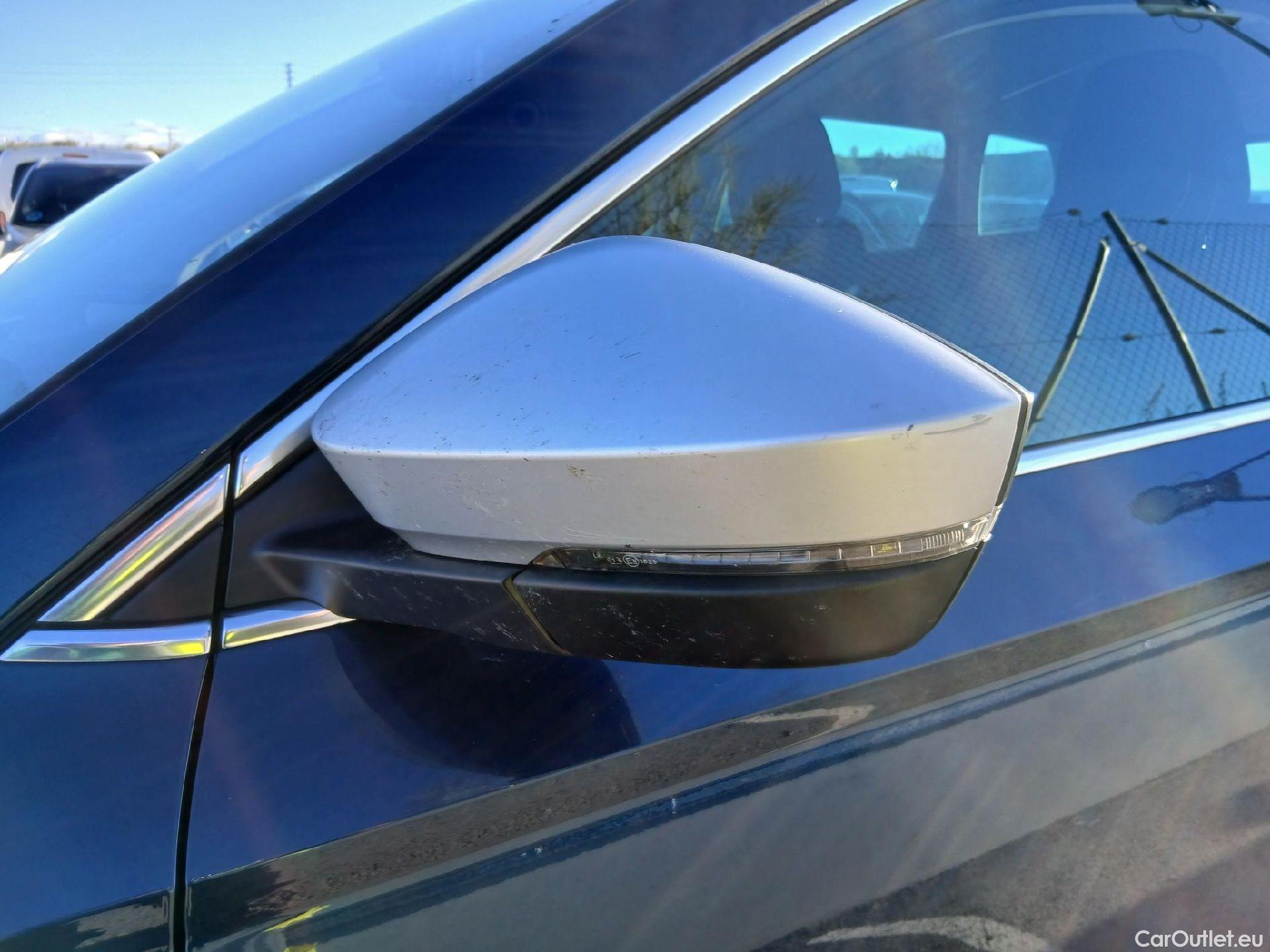  Skoda  Karoq SKODA  / 2017 / 5P / todoterreno 2.0 TDI 110kW (150CV) DSG 4X4 Scout #15