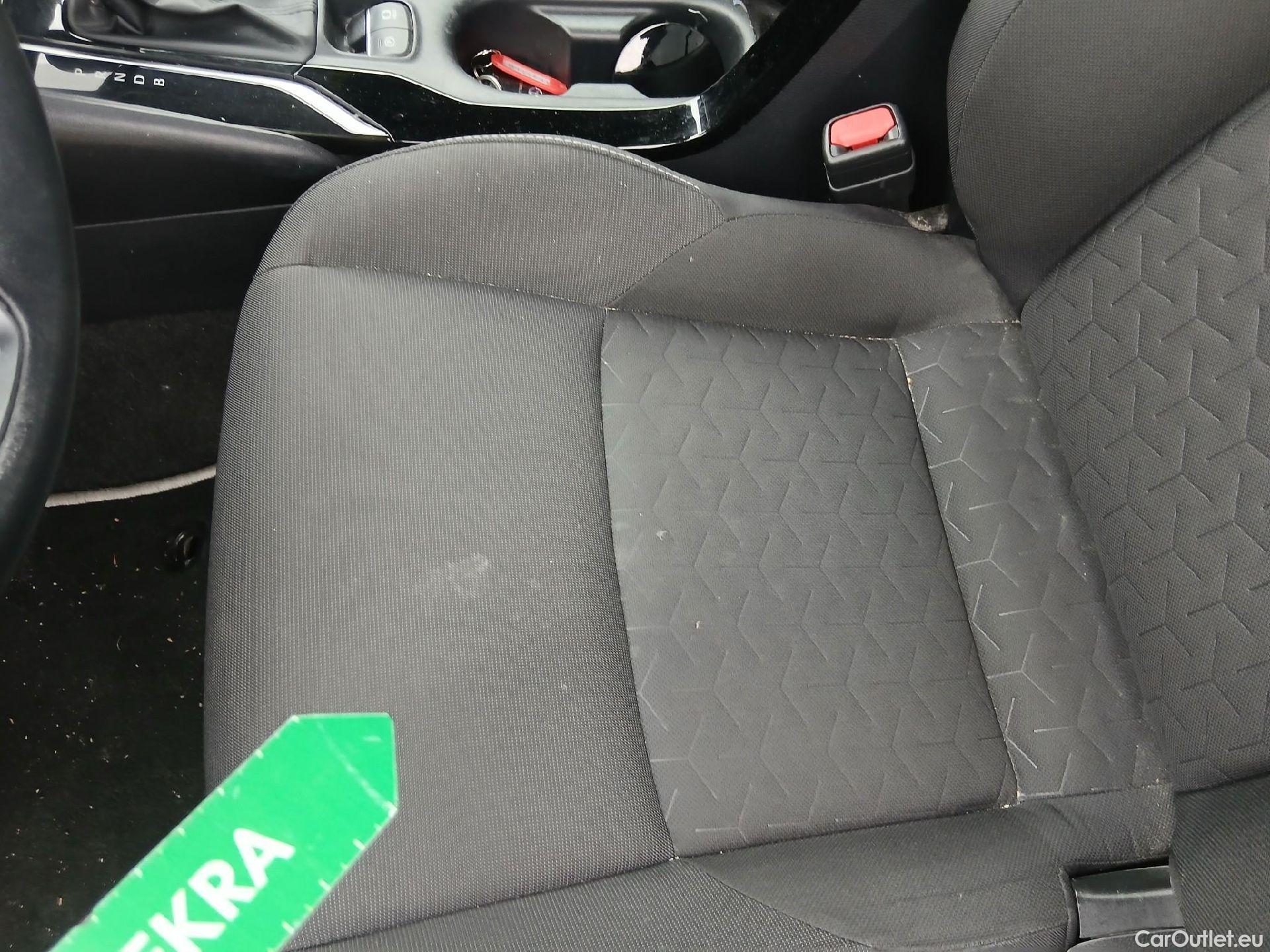  Toyota  Corolla TOYOTA  1.8 125H ACTIVE TECH E-CVT #42