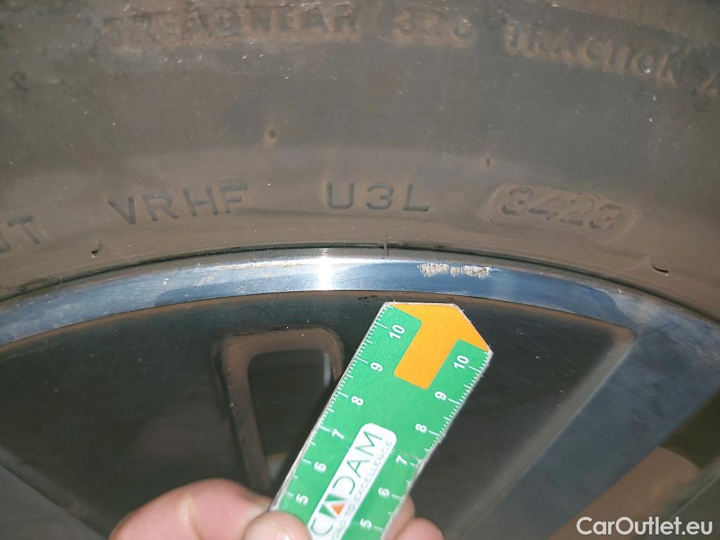  Mercedes  A-Klasse MERCEDES-BENZ Clase A / 2018 / 5P / berlina con portón A 250 e #27