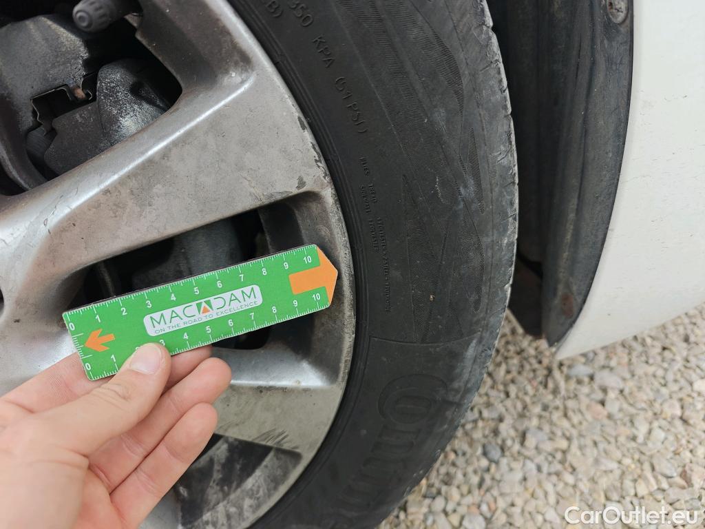  Opel  Corsa OPEL  / 2019 / 5P / berlina con portón 1.2T XHL 74kW (100CV) Edition #42