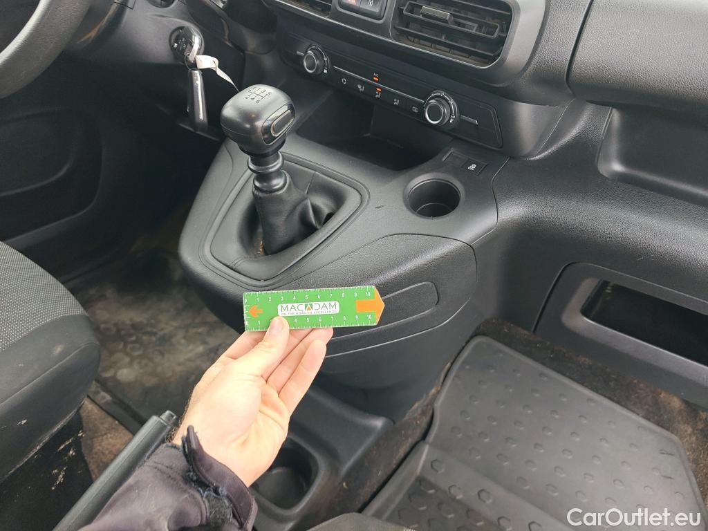  Opel  Combo OPEL  Life / 2018 / 5P / combi 1.5 TD 75kW (100CV) S/S Edition L (IND) #39