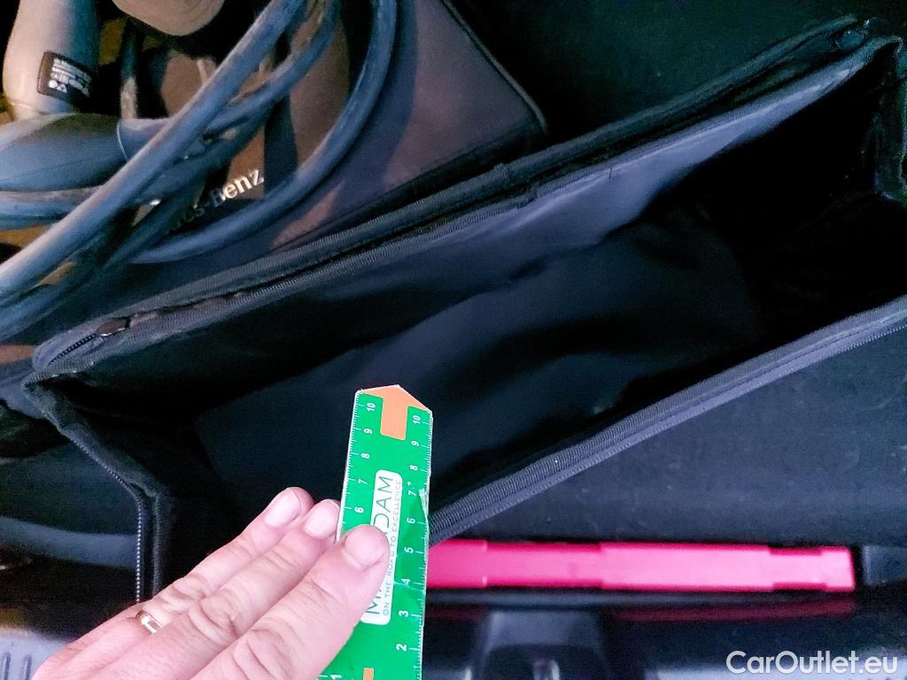  Mercedes  A-Klasse MERCEDES-BENZ Clase A / 2018 / 5P / berlina con portón A 250 e #4