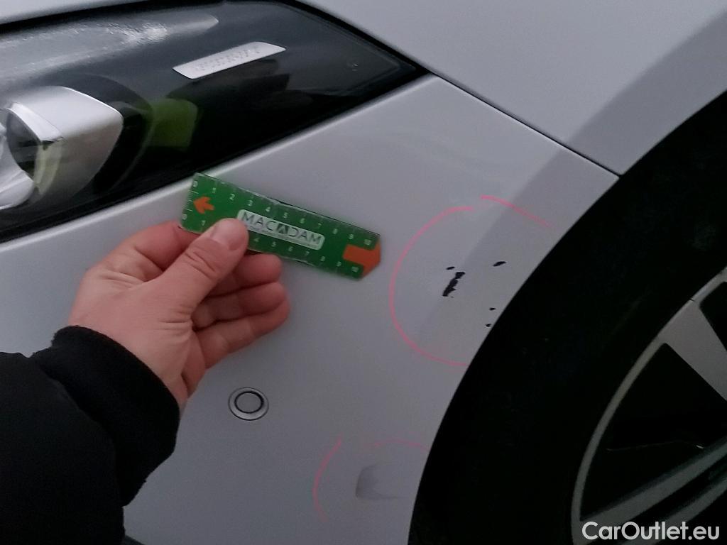  Mercedes  A-Klasse MERCEDES-BENZ Clase A / 2018 / 5P / berlina con portón A 250 e #19