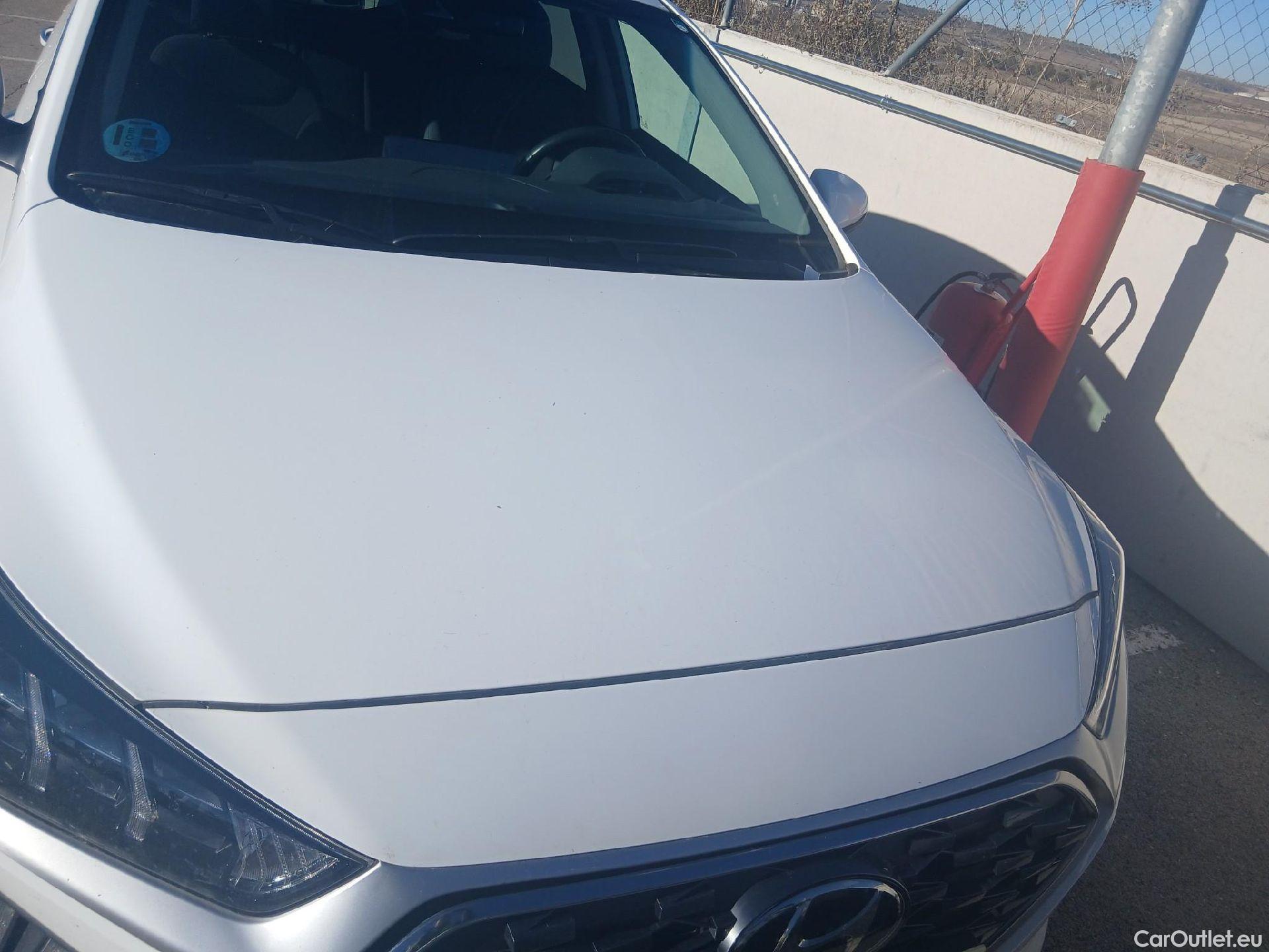  Hyundai   Ioniq HYUNDAI / 2019 / 5P / berlina con portón 1.6 GDI HEV Tecno DCT #9