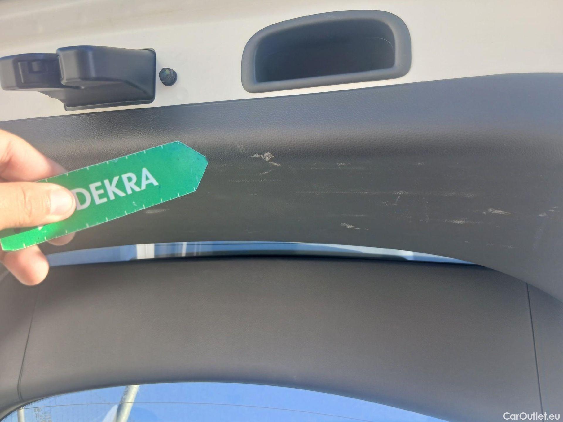  Hyundai   Ioniq HYUNDAI / 2019 / 5P / berlina con portón 1.6 GDI HEV Tecno DCT #3