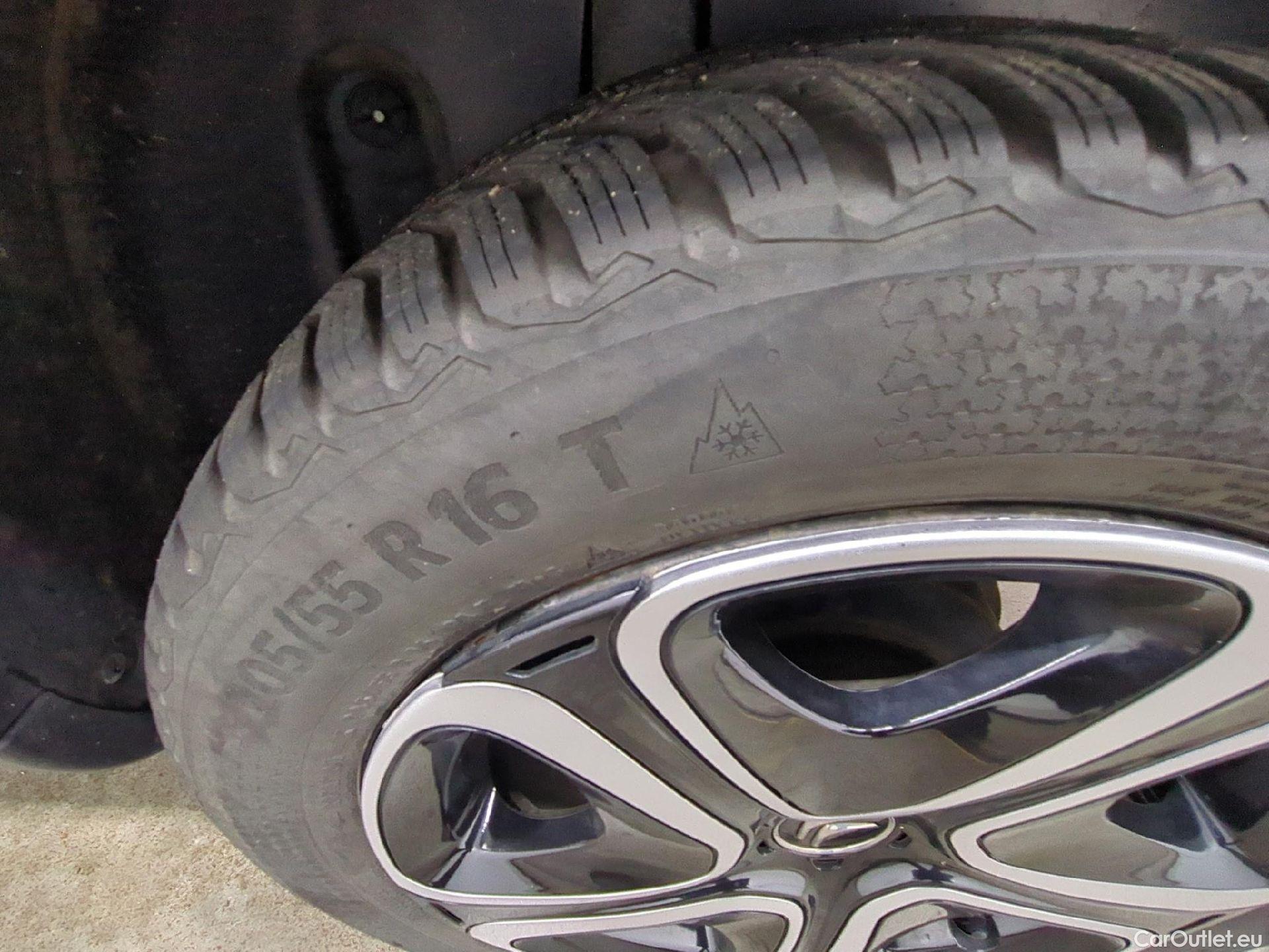  Citroen  C4 Cactus  Feel Business 1.2 PureTech 110CV BVM6 E6d #3