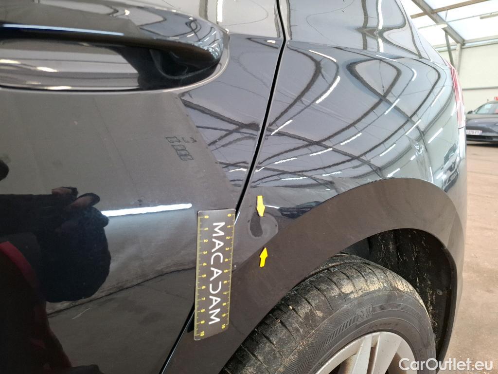  Volkswagen  Golf  VIII Berline Life Plus 2.0 TDI 115CV BVM6 E6d #8