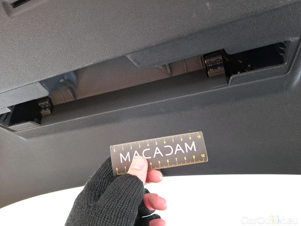  Volkswagen  Golf  VIII Berline Life Plus 2.0 TDI 115CV BVM6 E6d #5