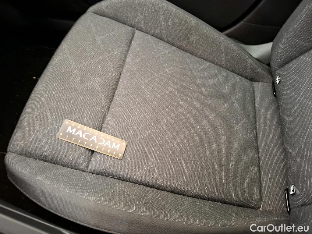  Volkswagen  Golf  VIII Berline Life Plus 2.0 TDI 115CV BVM6 E6d #10