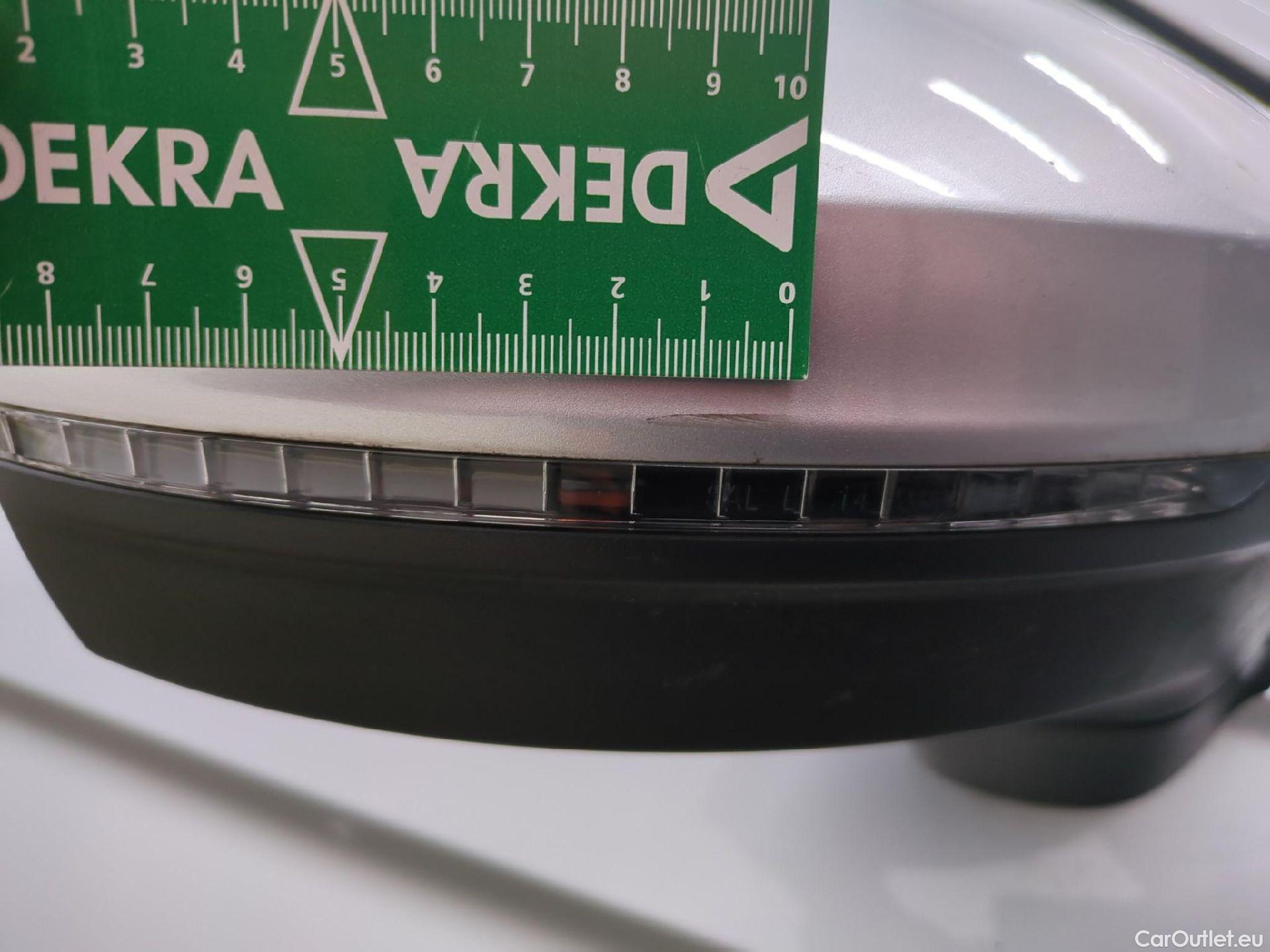  Volkswagen  Tiguan VOLKSWAGEN  / 2020 / 5P / SUV 1.4 eHybrid 245 DSG6 R-Line #10