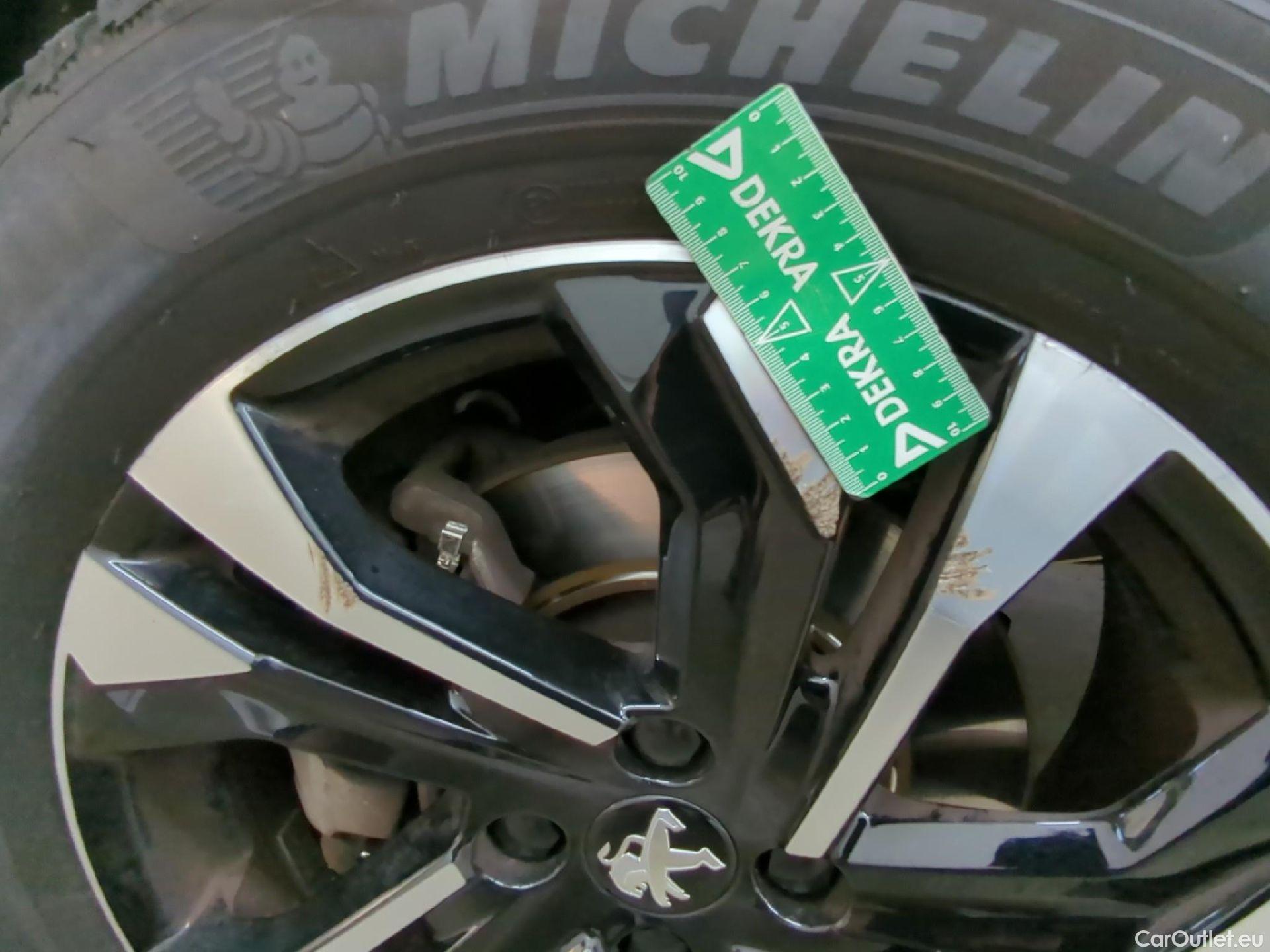  Peugeot  2008  Allure 1.5 HDi 130CV BVA8 E6d / VO RECONDITIONNE - PHOTOS AVANT RECONDITIONNEMENT #15