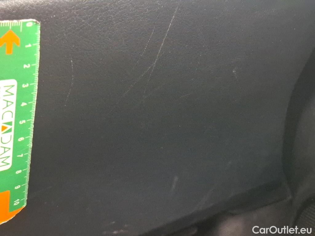  Toyota  Yaris TOYOTA  Hybride / 2017 / 5P / Berline 1.5 VVT-I HYBRID France Business #4