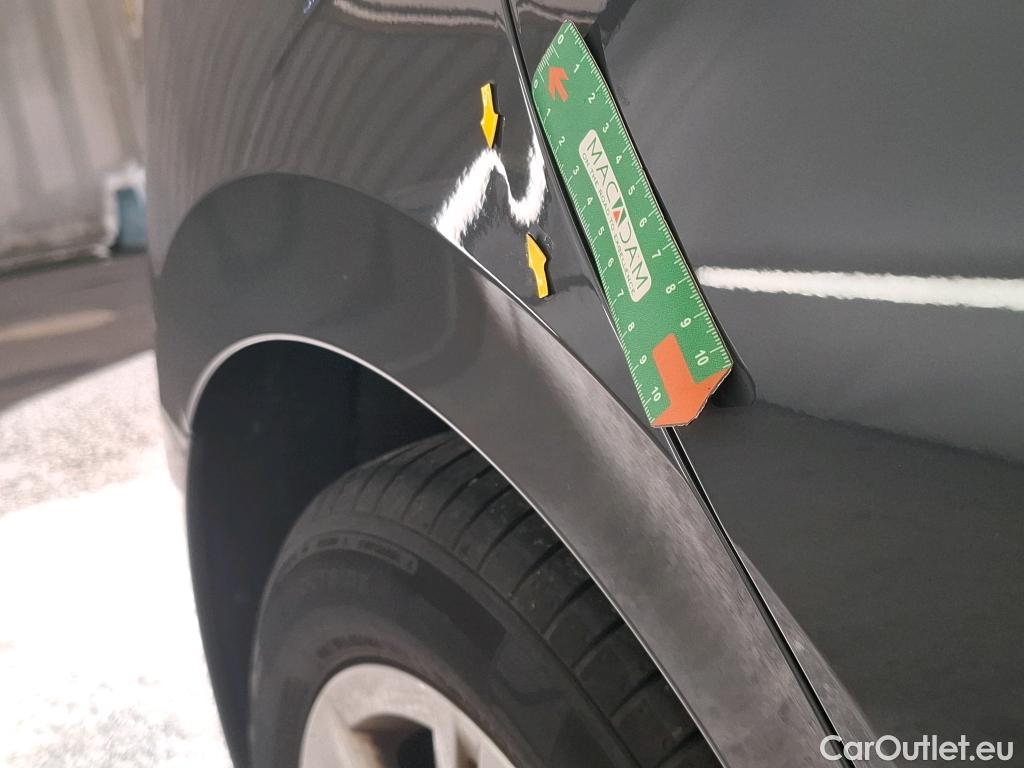  Volkswagen  Golf  VOLKSWAGEN / 2020 / 5P / Berline 1.0 ETSI OPF 110 DSG7 LIFE PLUS #6