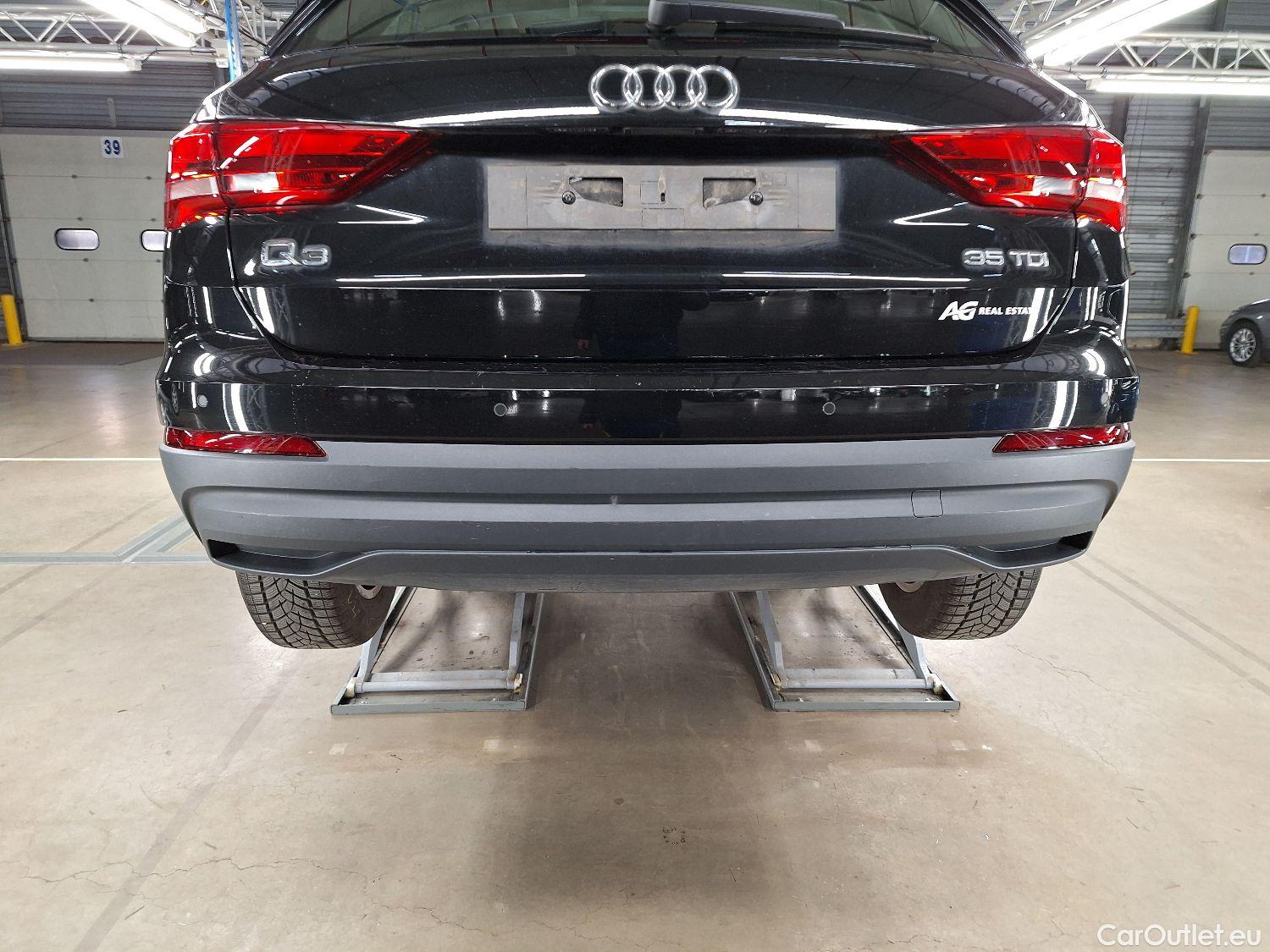  Audi  Q3 Audi,  '18, Audi  35 TDI S Tronic Business Edition 5d #18