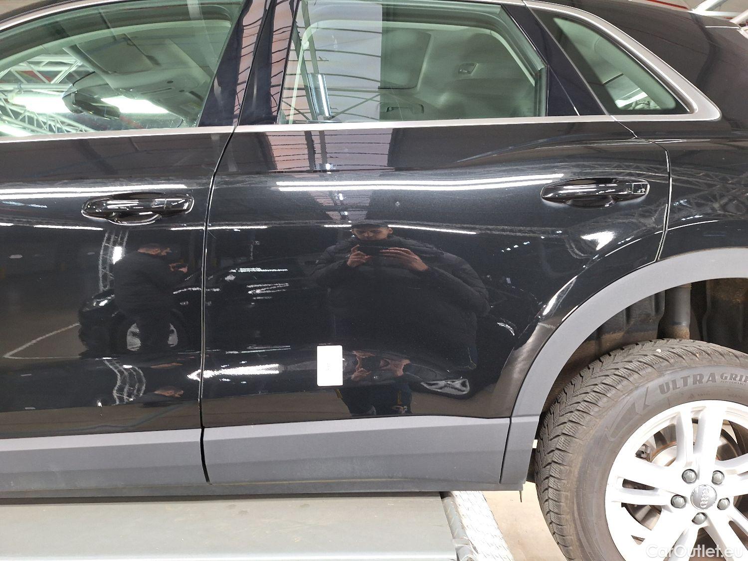  Audi  Q3 Audi,  '18, Audi  35 TDI S Tronic Business Edition 5d #21