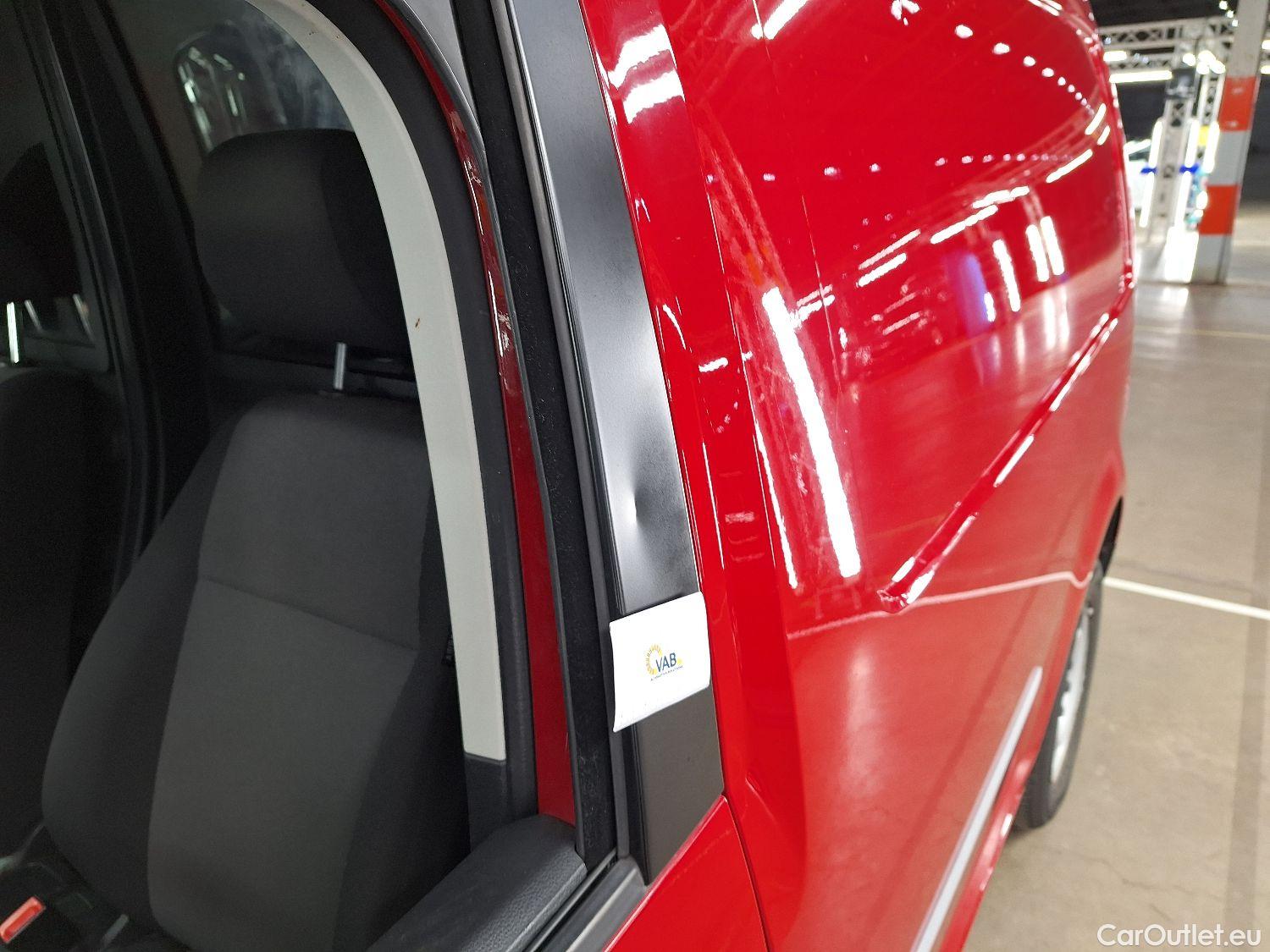  Volkswagen  Caddy VW, _ '15, Volkswagen  Maxi CRTDi 2.0 75kW SCR BMT DSG M #33