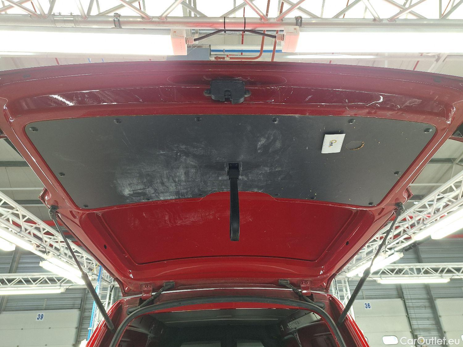  Volkswagen  Caddy VW, _ '15, Volkswagen  Maxi CRTDi 2.0 75kW SCR BMT DSG M #15