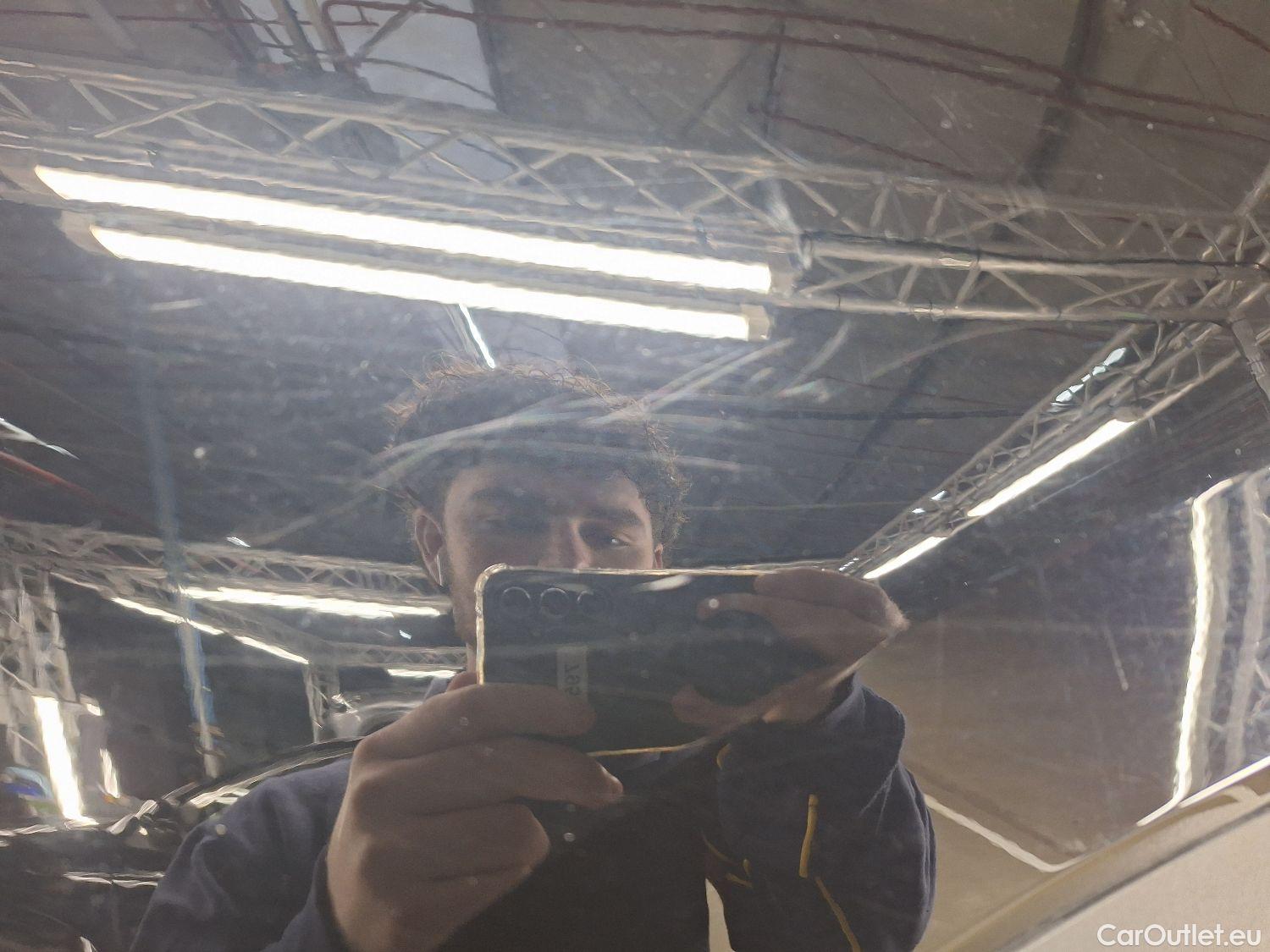  MG  EHS MG,  '20 PHEV, MG  1.5T Luxury 5d #24