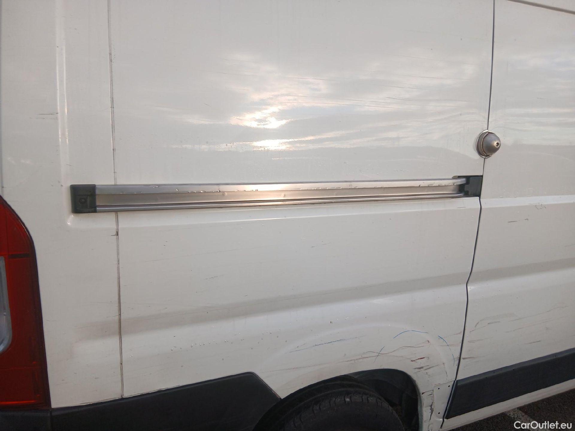  Peugeot  Boxer PEUGEOT  / 2014 / 4P / furgón 330 L1 H1 BHDI 88kW (120CV) S&S 6 Vel. M #56