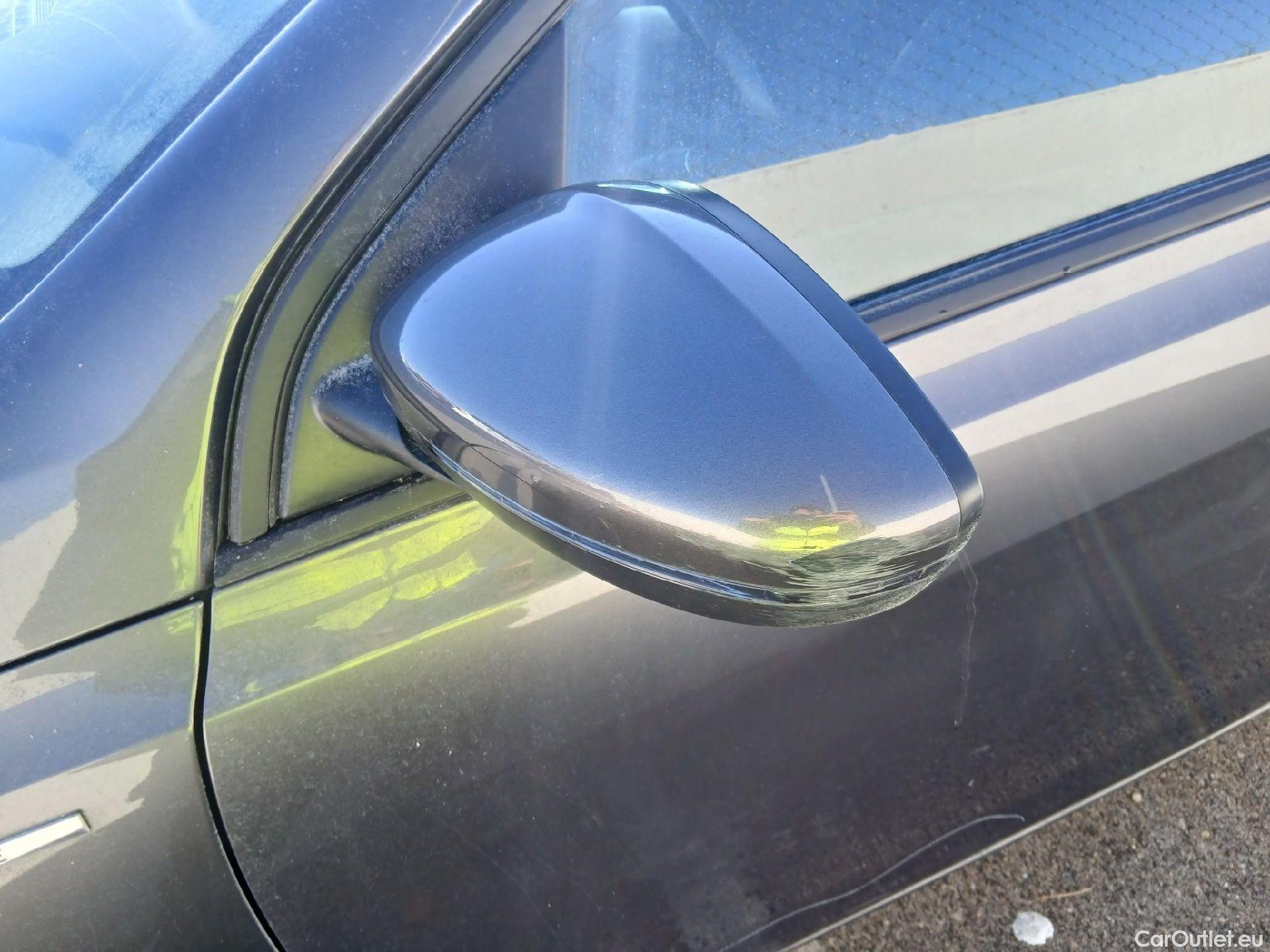  Peugeot  308 PEUGEOT  / 2017 / 5P / berlina con portón 5p Style BlueHDi 130 S&S #15