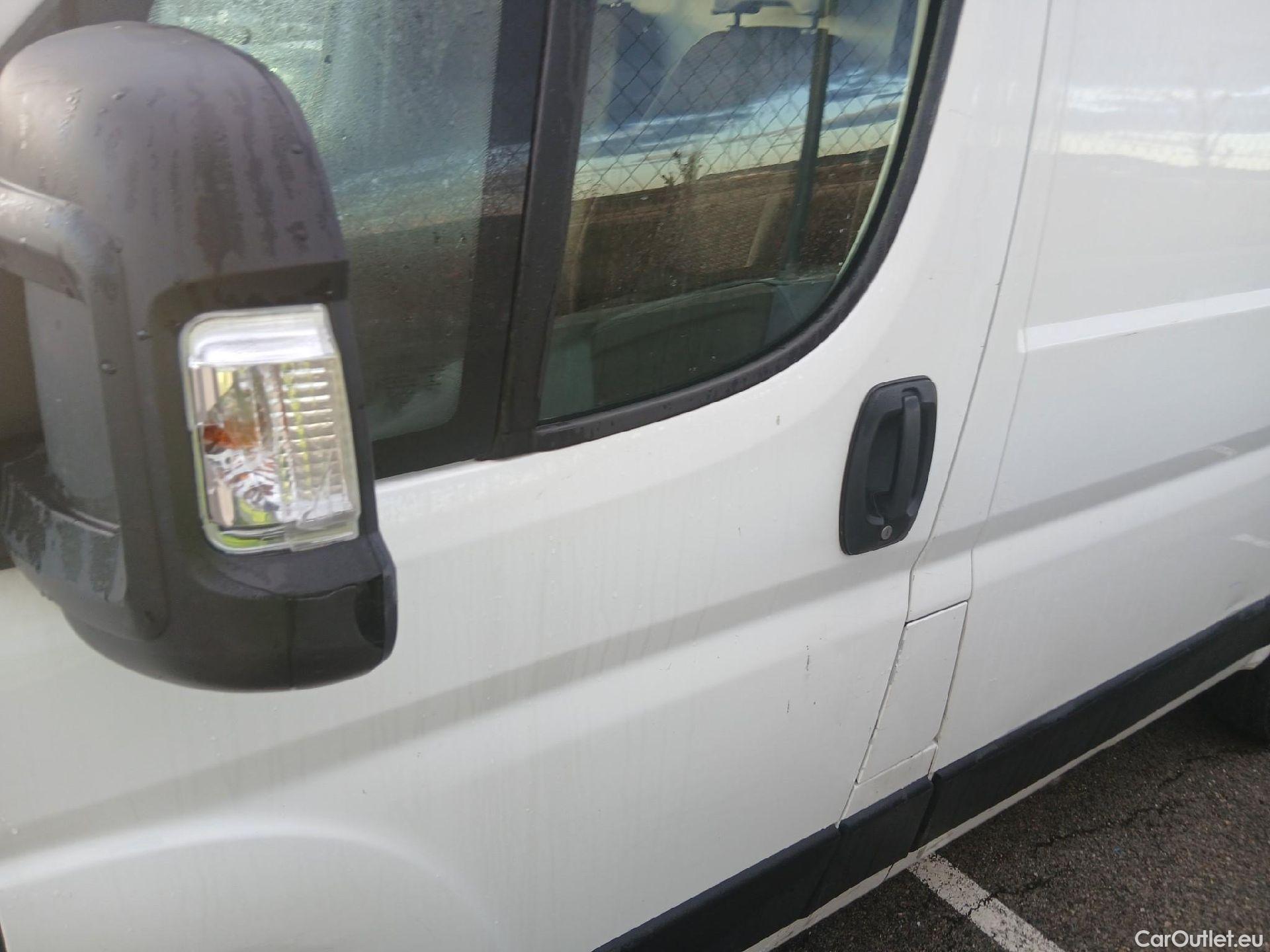  Peugeot  Boxer PEUGEOT  / 2014 / 4P / furgón 330 L1 H1 BHDI 88kW (120CV) S&S 6 Vel. M #71