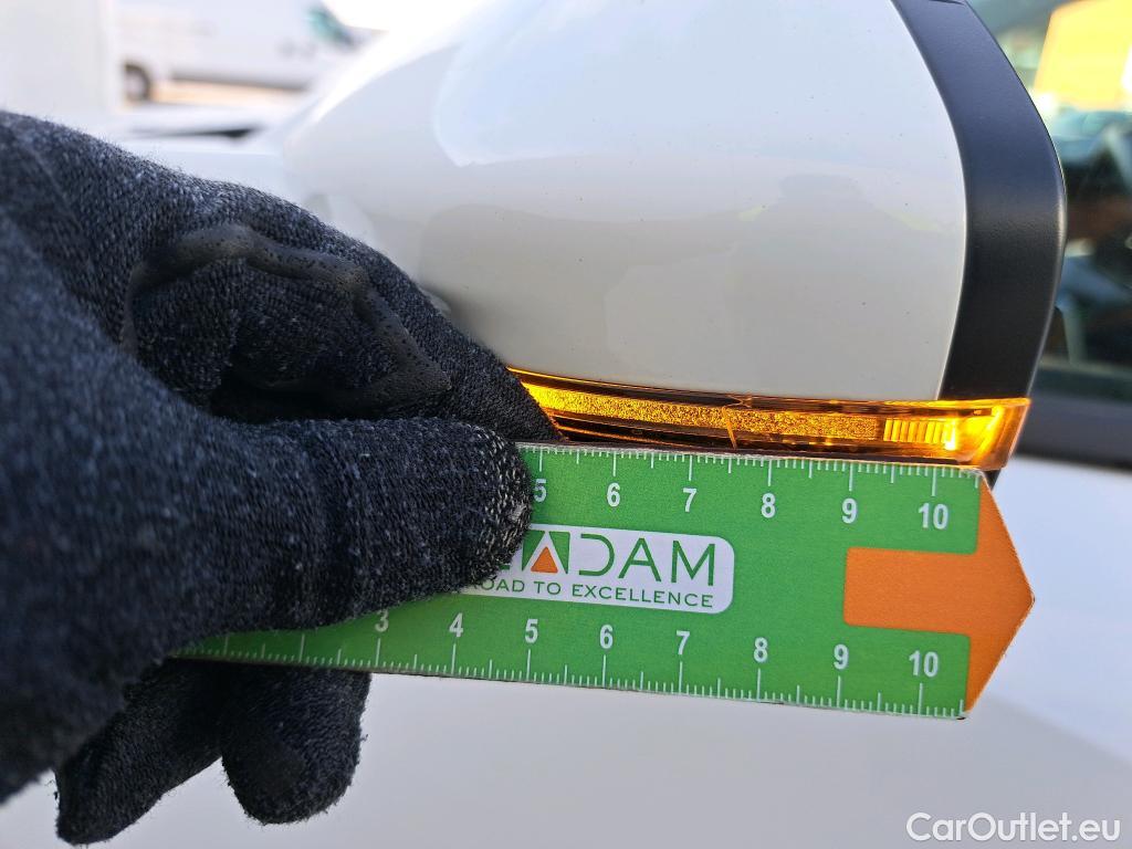  Peugeot  2008 PEUGEOT  / 2019 / 5P / todoterreno Allure Pack BlueHDI 130 S&S EAT8 #8