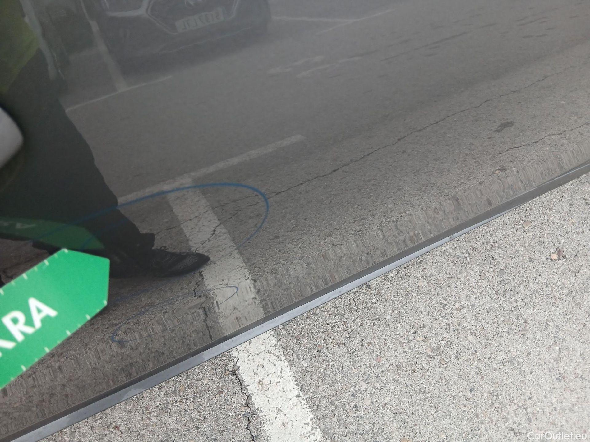  Mercedes  A-Klasse MERCEDES-BENZ Clase A / 2018 / 5P / berlina con portón A 200 #39