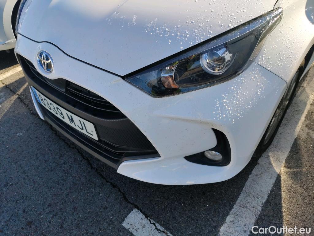  Toyota  Yaris TOYOTA  / 2020 / 5P / berlina con portón 1.5 120H Active Tech #17