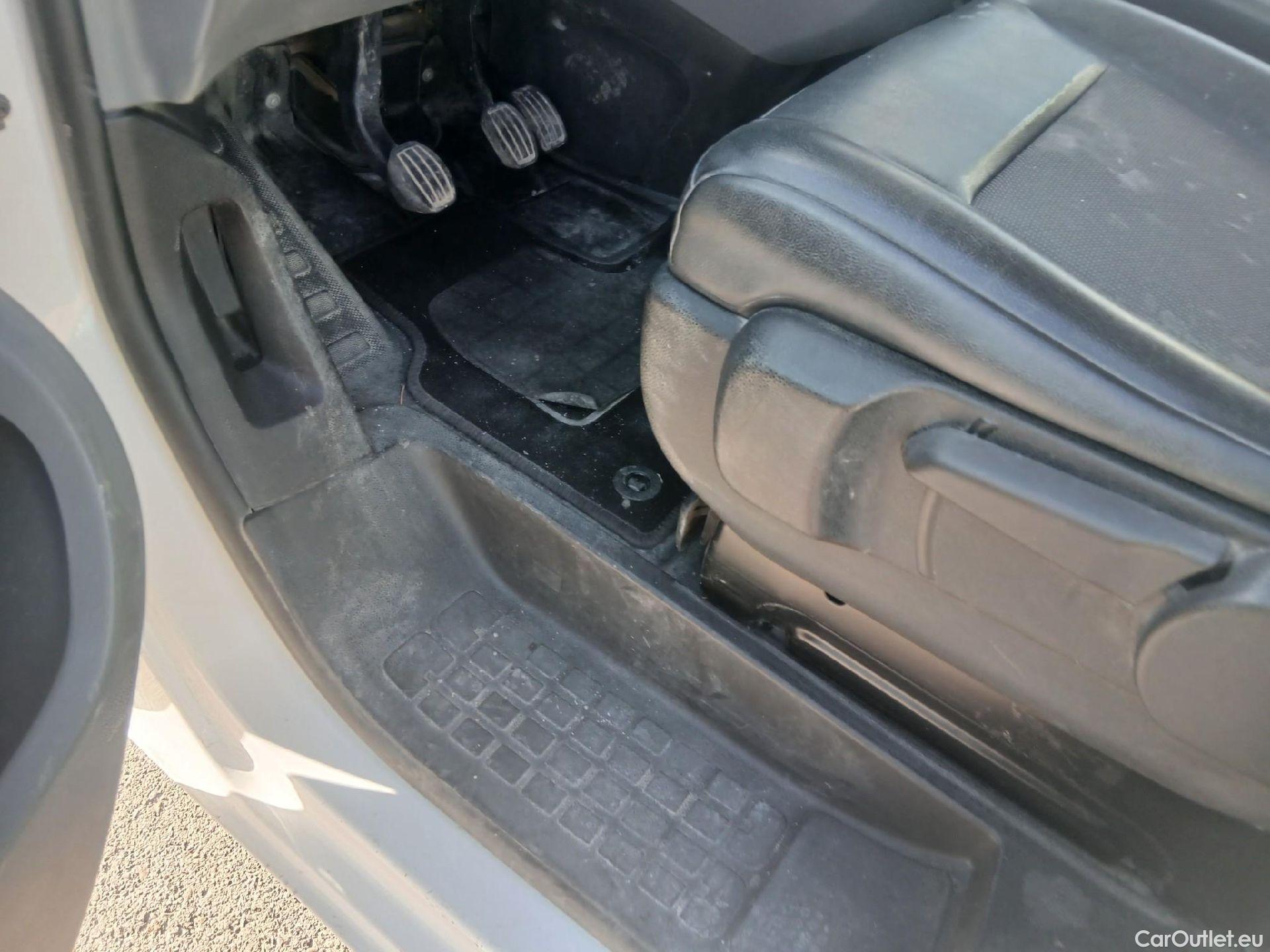  Opel  Vivaro OPEL  / 2019 / 4P / furgón 1.5 Diésel 74kW(100CV)M Std Exp #16