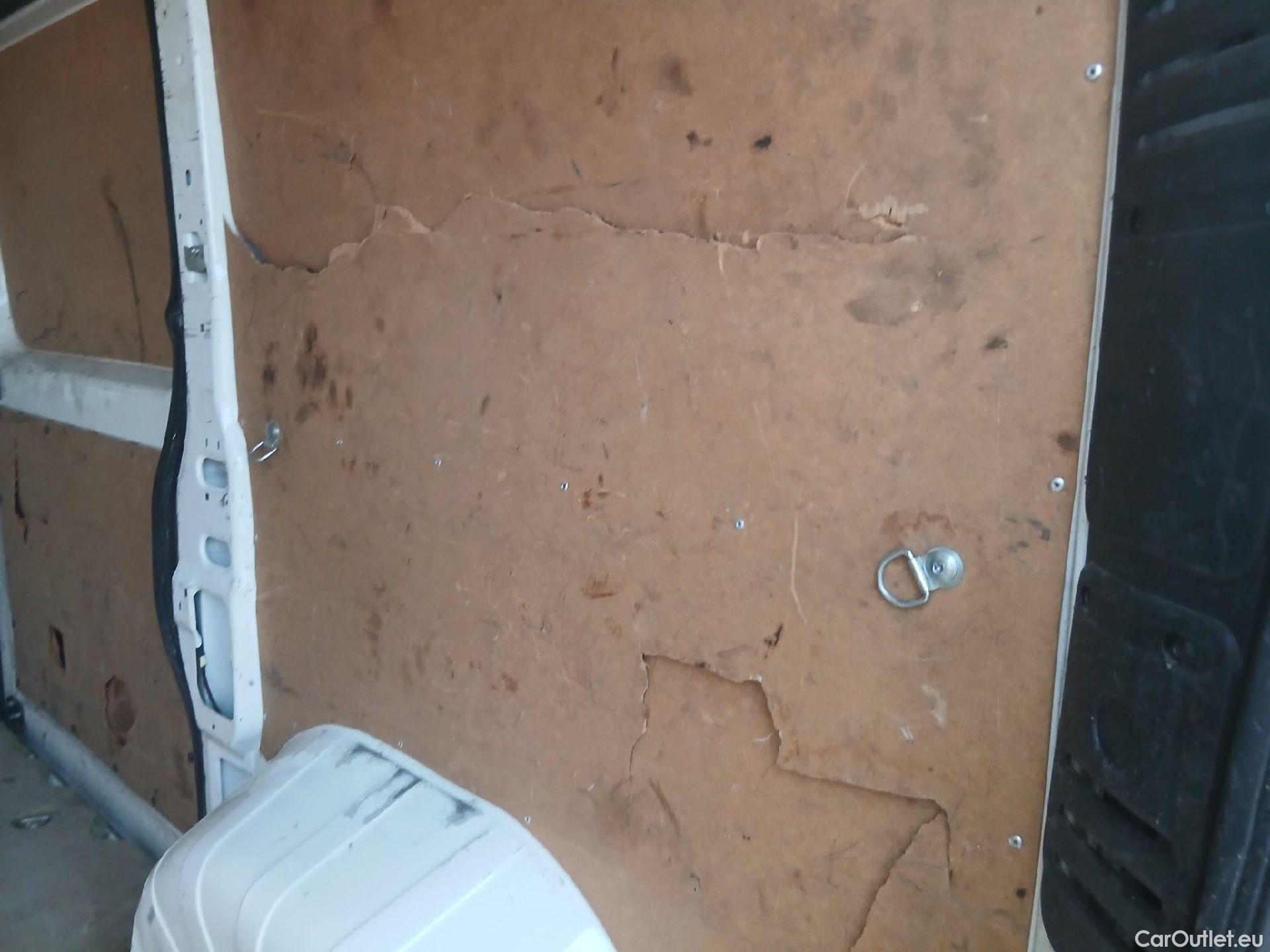  Peugeot  Boxer PEUGEOT  / 2014 / 4P / furgón 330 L1 H1 BHDI 88kW (120CV) S&S 6 Vel. M #10