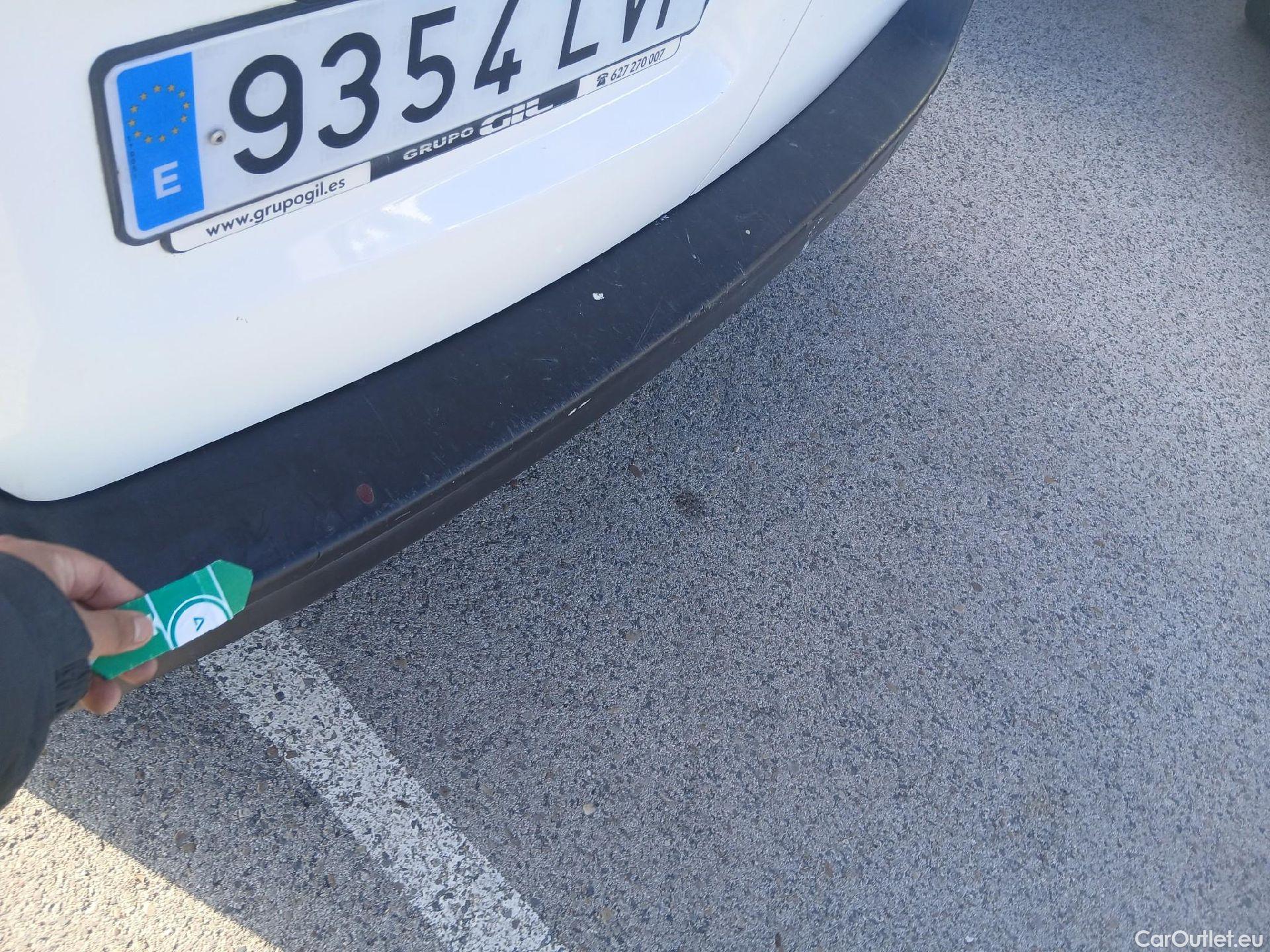  Opel  Vivaro OPEL  / 2019 / 4P / furgón 1.5 Diésel 74kW(100CV)M Std Exp #33