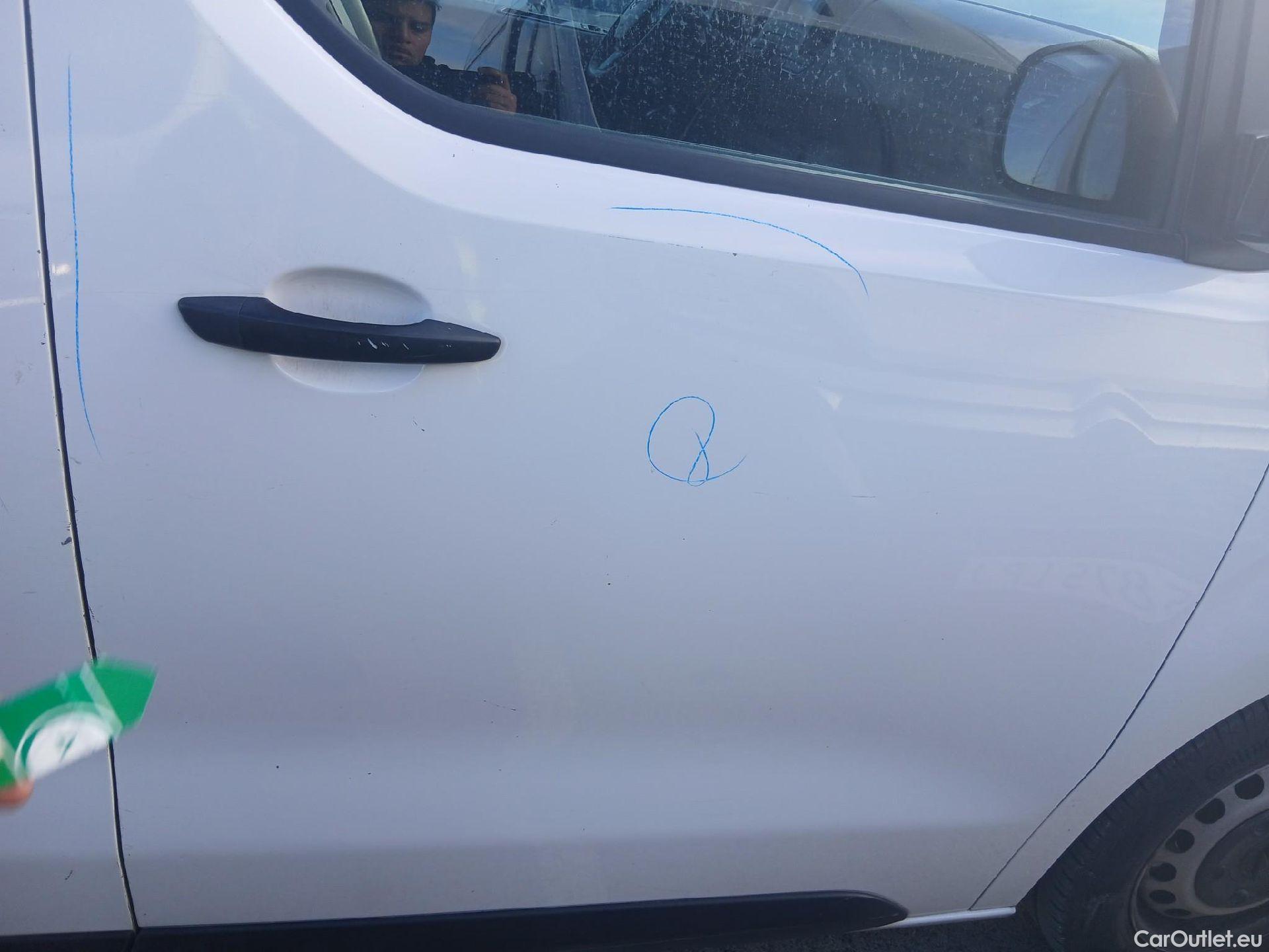  Opel  Vivaro OPEL  / 2019 / 4P / furgón 1.5 Diésel 74kW(100CV)M Std Exp #48