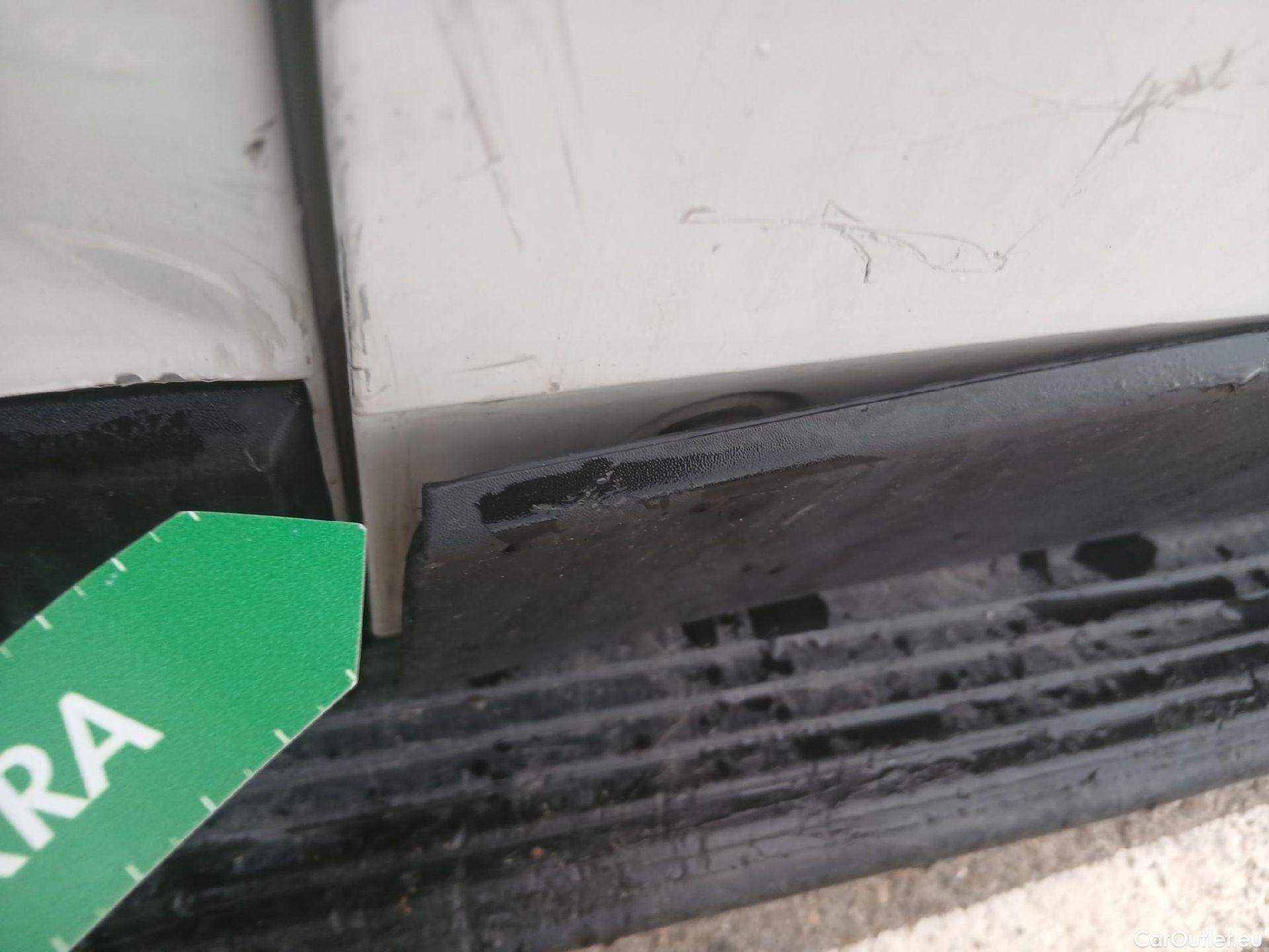  Peugeot  Boxer PEUGEOT  / 2014 / 4P / furgón 330 L1 H1 BHDI 88kW (120CV) S&S 6 Vel. M #50