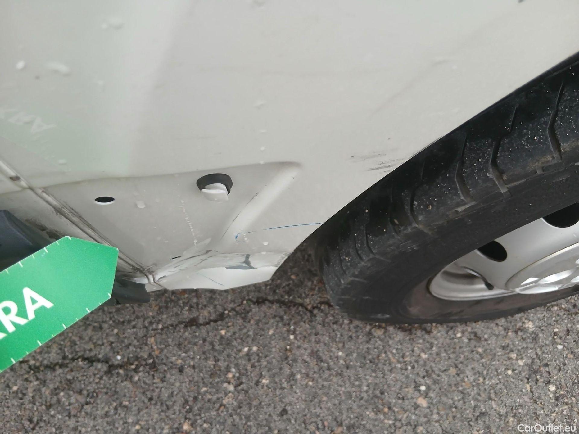  Peugeot  Boxer PEUGEOT  / 2014 / 4P / furgón 330 L1 H1 BHDI 88kW (120CV) S&S 6 Vel. M #34