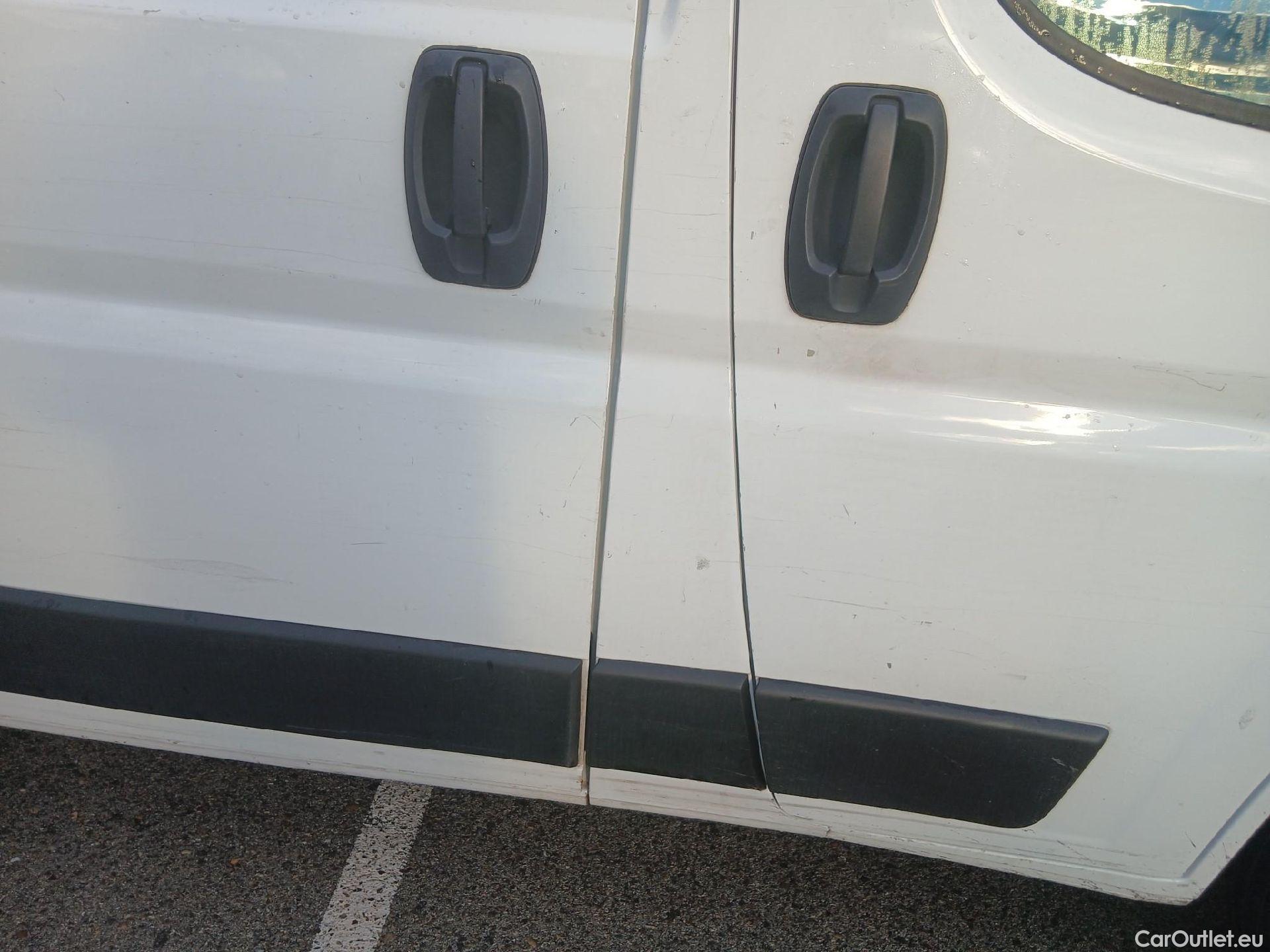  Peugeot  Boxer PEUGEOT  / 2014 / 4P / furgón 330 L1 H1 BHDI 88kW (120CV) S&S 6 Vel. M #63