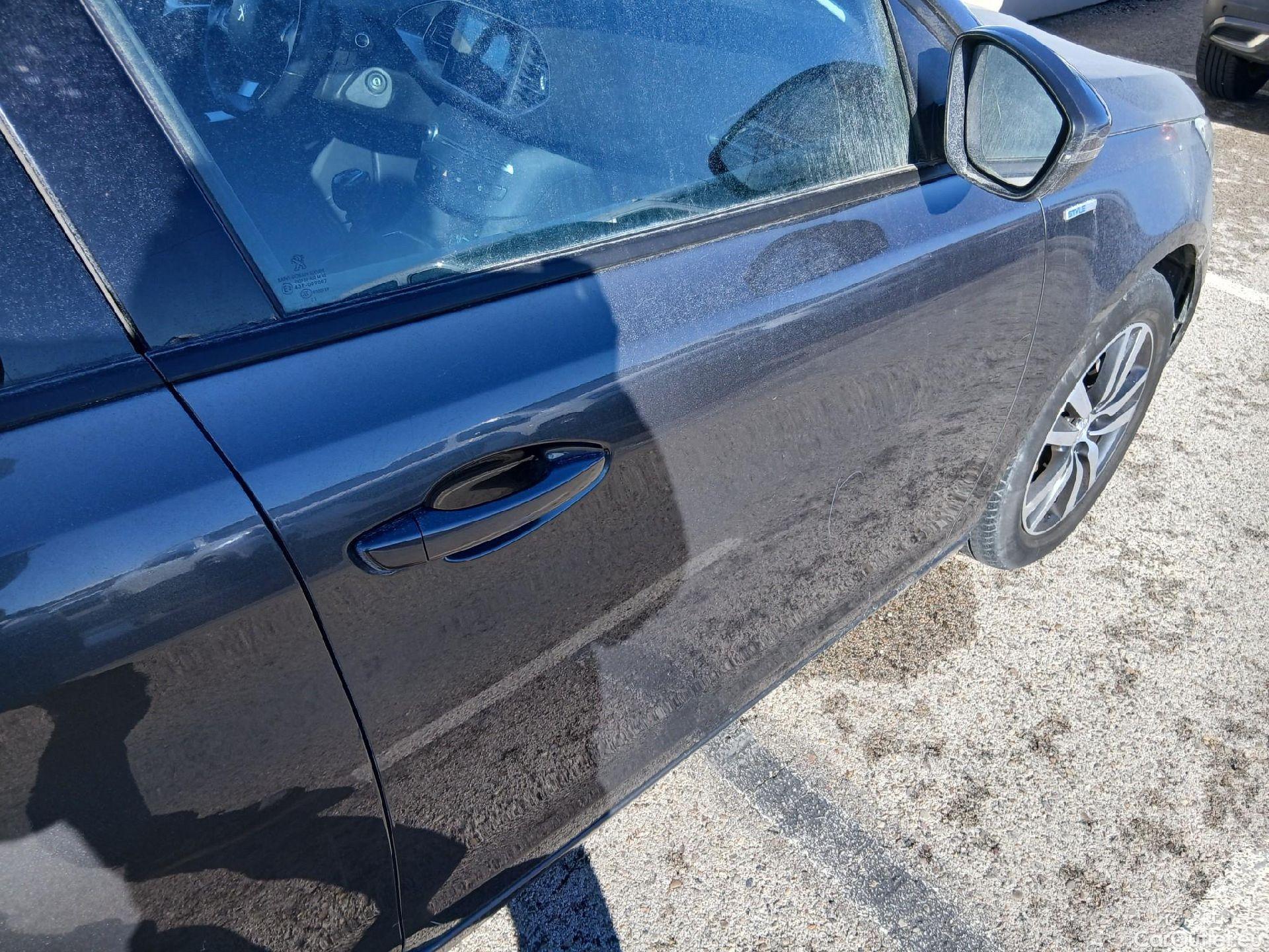  Peugeot  308 PEUGEOT  / 2017 / 5P / berlina con portón 5p Style BlueHDi 130 S&S #29