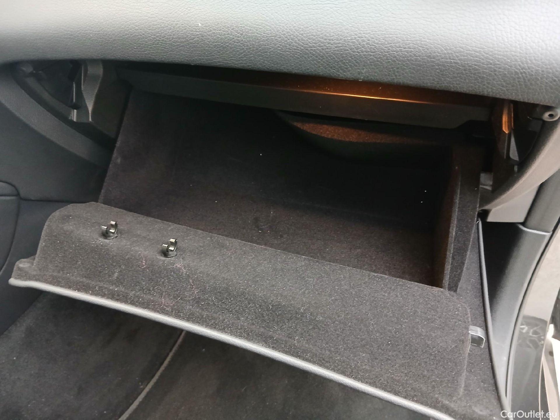  Mercedes  G-Klasee MERCEDES-BENZ Clase GLC / 2019 / 5P / todoterreno GLC 300 de 4MATIC #2