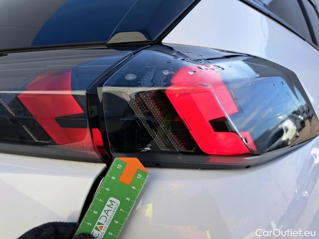  Peugeot  2008 PEUGEOT  / 2019 / 5P / todoterreno Allure Pack BlueHDI 130 S&S EAT8 #28