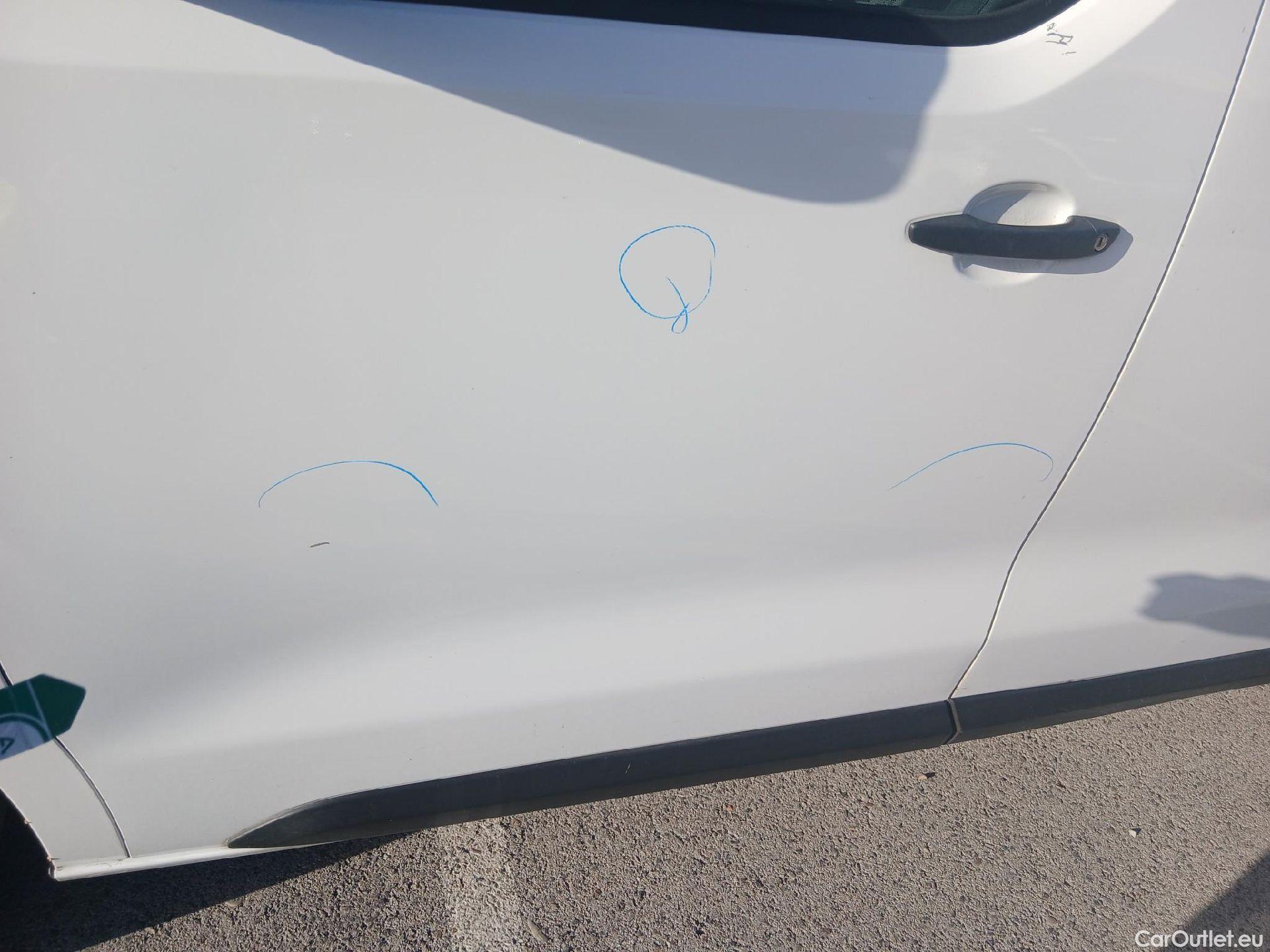  Opel  Vivaro OPEL  / 2019 / 4P / furgón 1.5 Diésel 74kW(100CV)M Std Exp #27