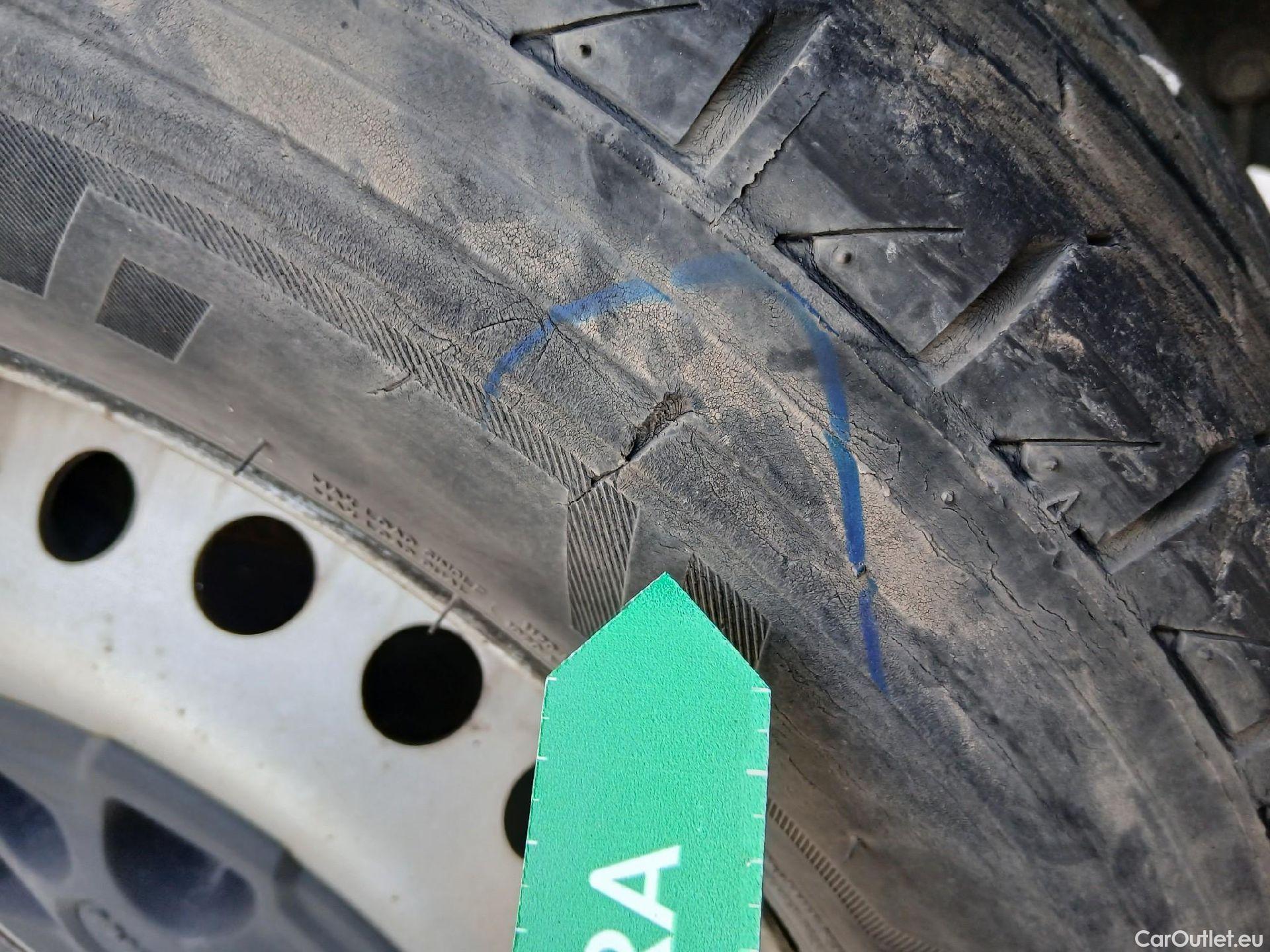  Iveco  Daily IVECO  / 2019 / 4P / combi 35S 14H V 4100/H2 16H M3  #26