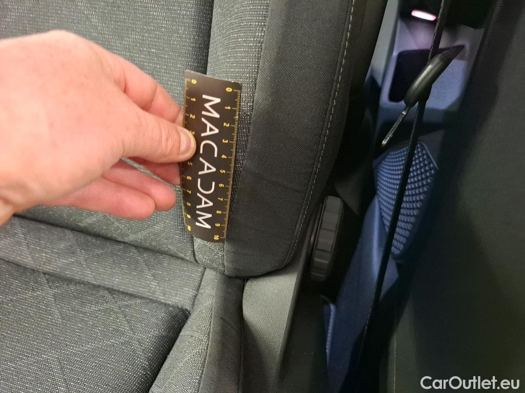  Volkswagen  Golf  VIII Berline Life 1st 2.0 TDI 115CV BVA7 E6d #4