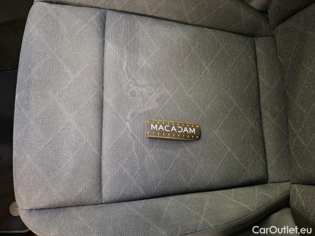  Volkswagen  Golf  VIII Berline Life 1st 2.0 TDI 115CV BVA7 E6d #2